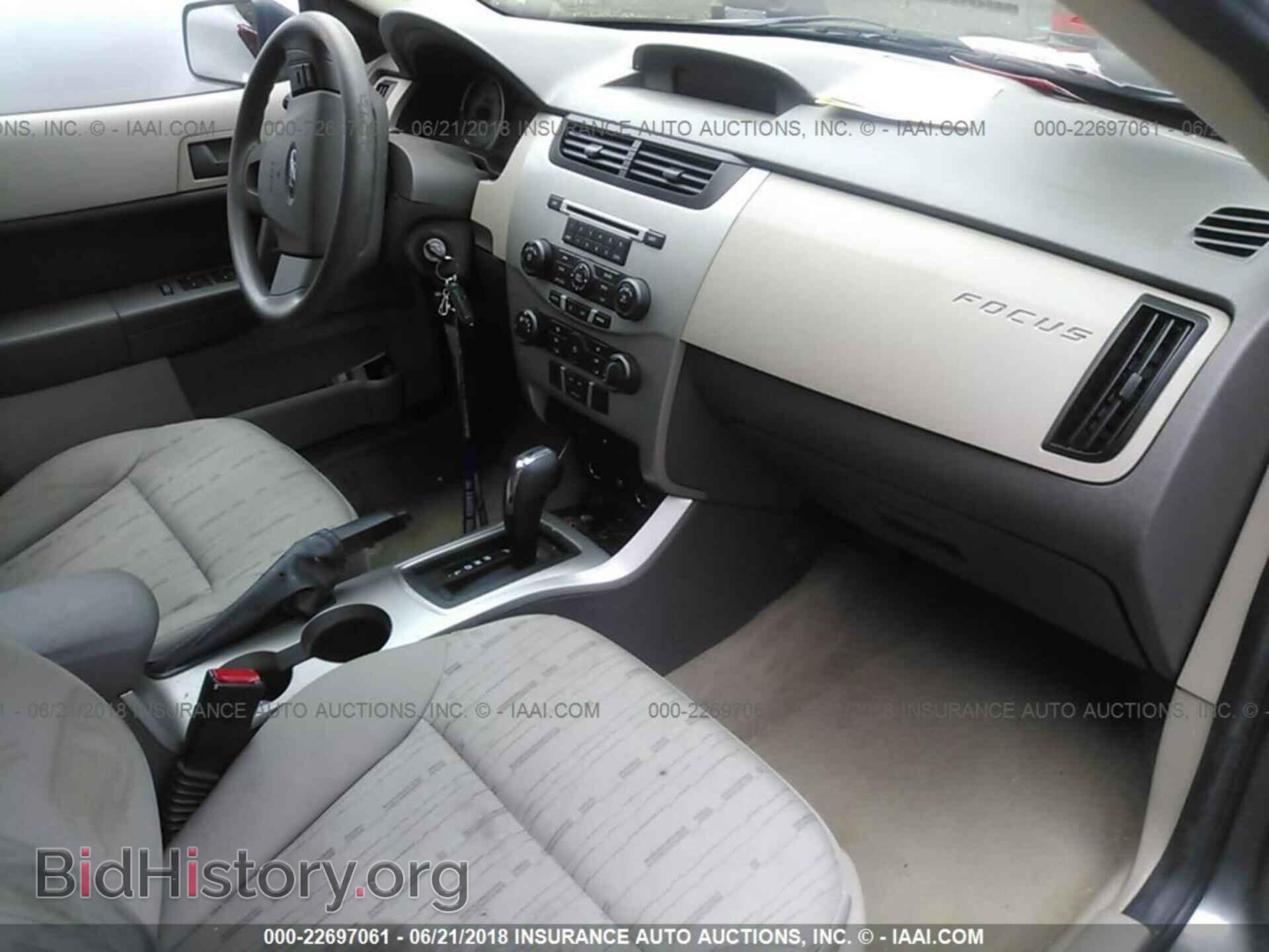 2011 Ford Focus - VIN: 1FAHP3FN0BW172277 - Фото 5