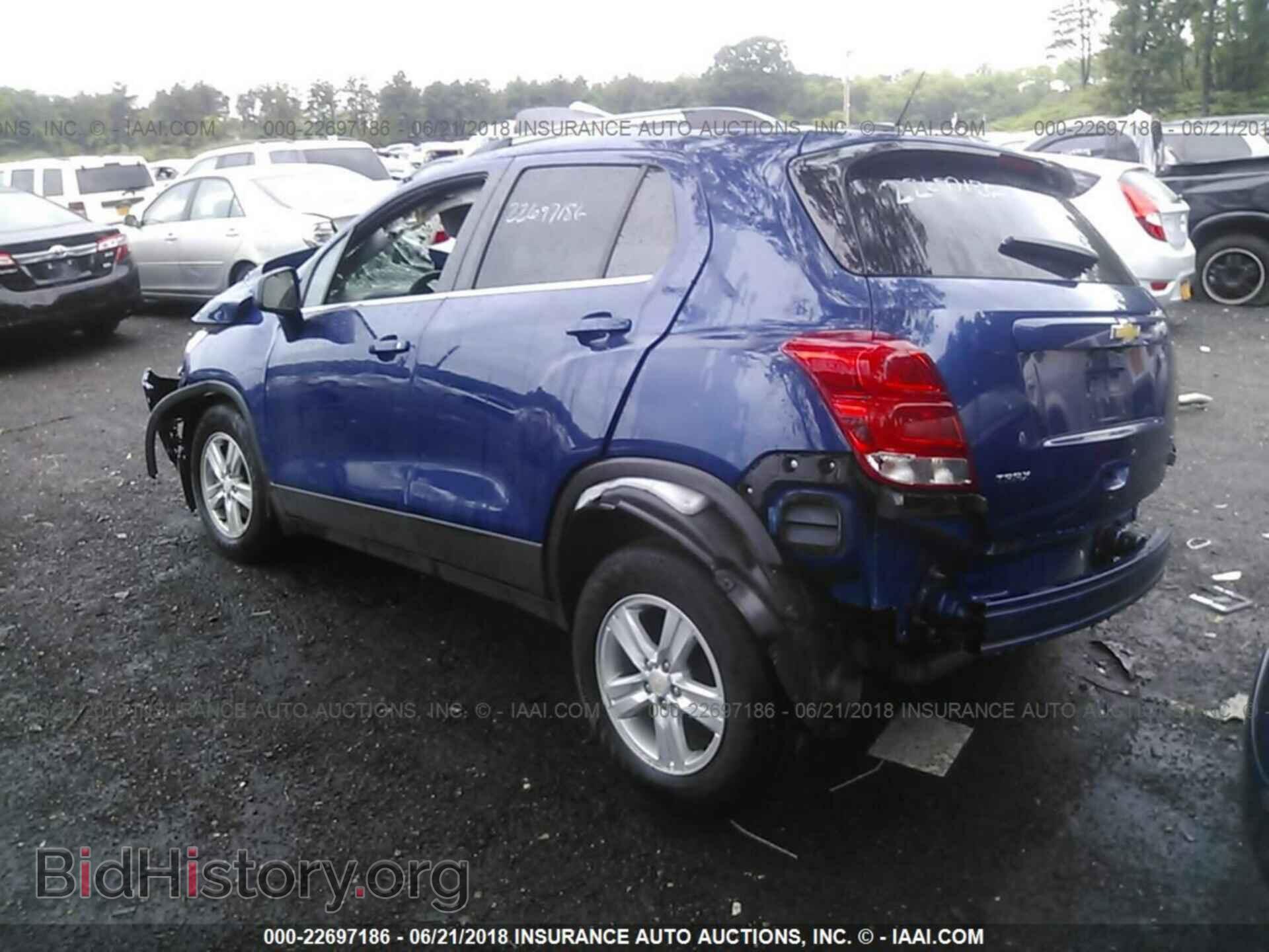 2017 Chevrolet Trax - VIN: 3GNCJLSB6HL173733 - Photo 3
