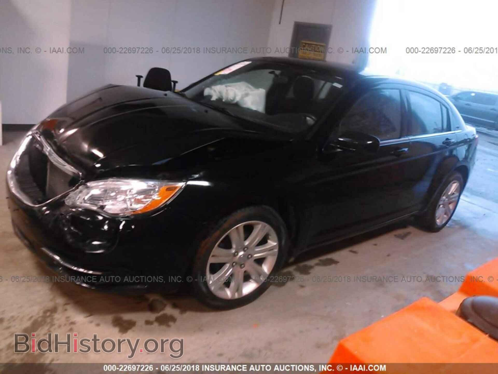 2012 Chrysler 200 - VIN: 1C3CCBBB8CN140310 - Фото 2