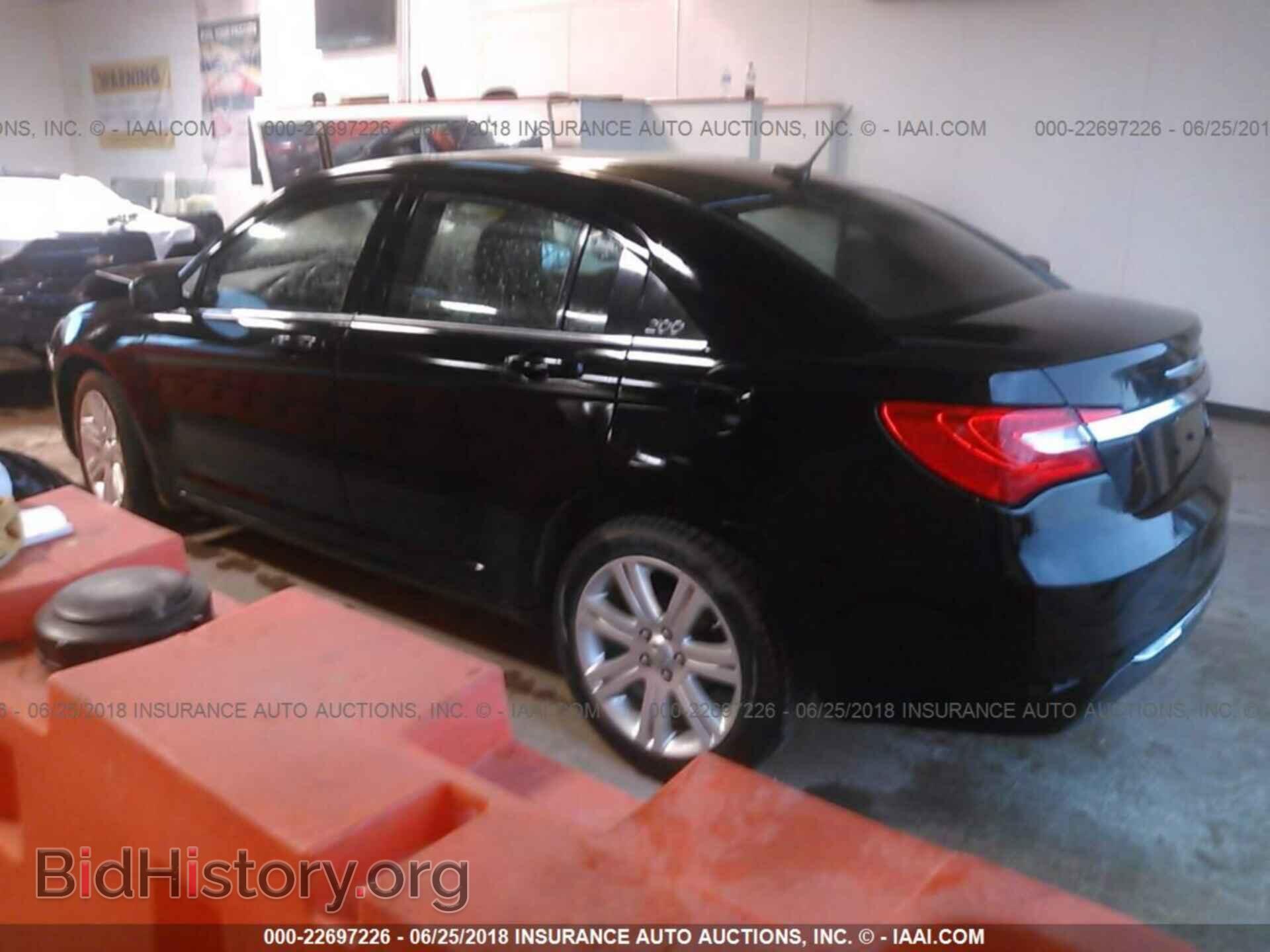 2012 Chrysler 200 - VIN: 1C3CCBBB8CN140310 - Фото 3