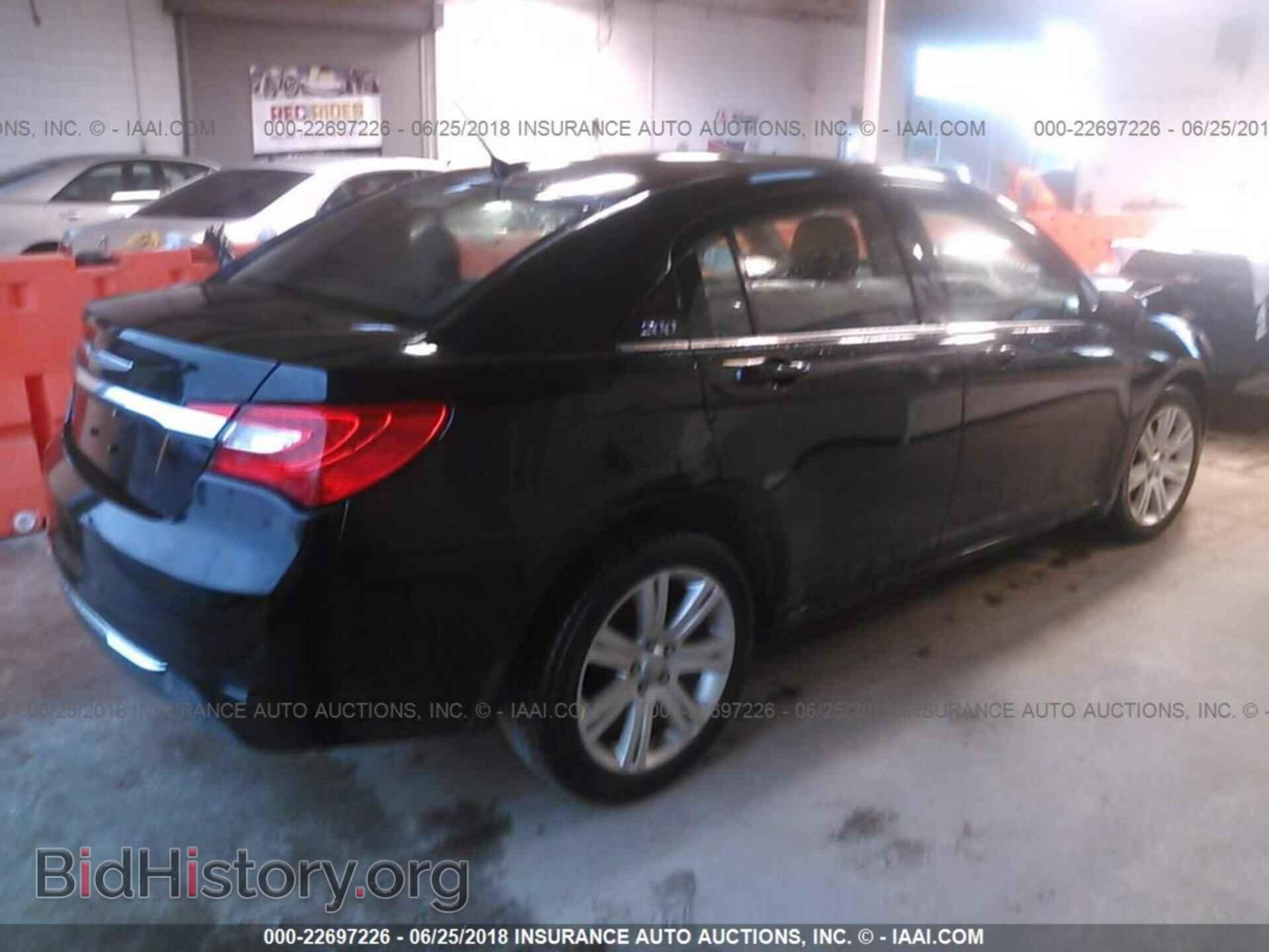 2012 Chrysler 200 - VIN: 1C3CCBBB8CN140310 - Фото 4