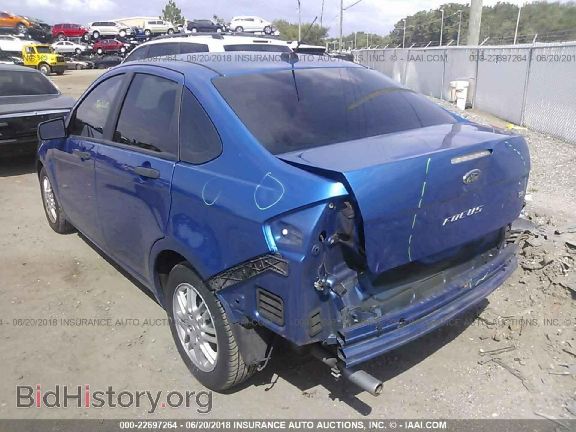 2011 Ford Focus - VIN: 1FAHP3FN8BW143223 - Photo 6