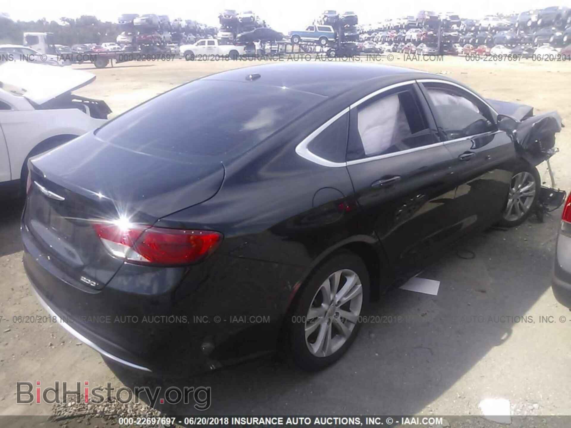 2015 Chrysler 200 - VIN: 1C3CCCAB1FN695658 - Photo 4