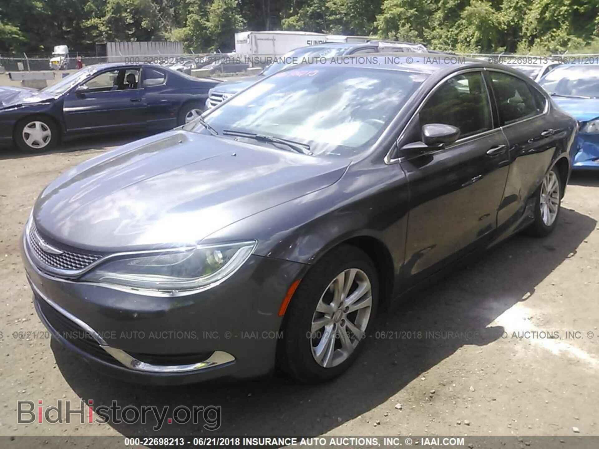 2015 Chrysler 200 - VIN: 1C3CCCAB3FN577322 - Photo 2