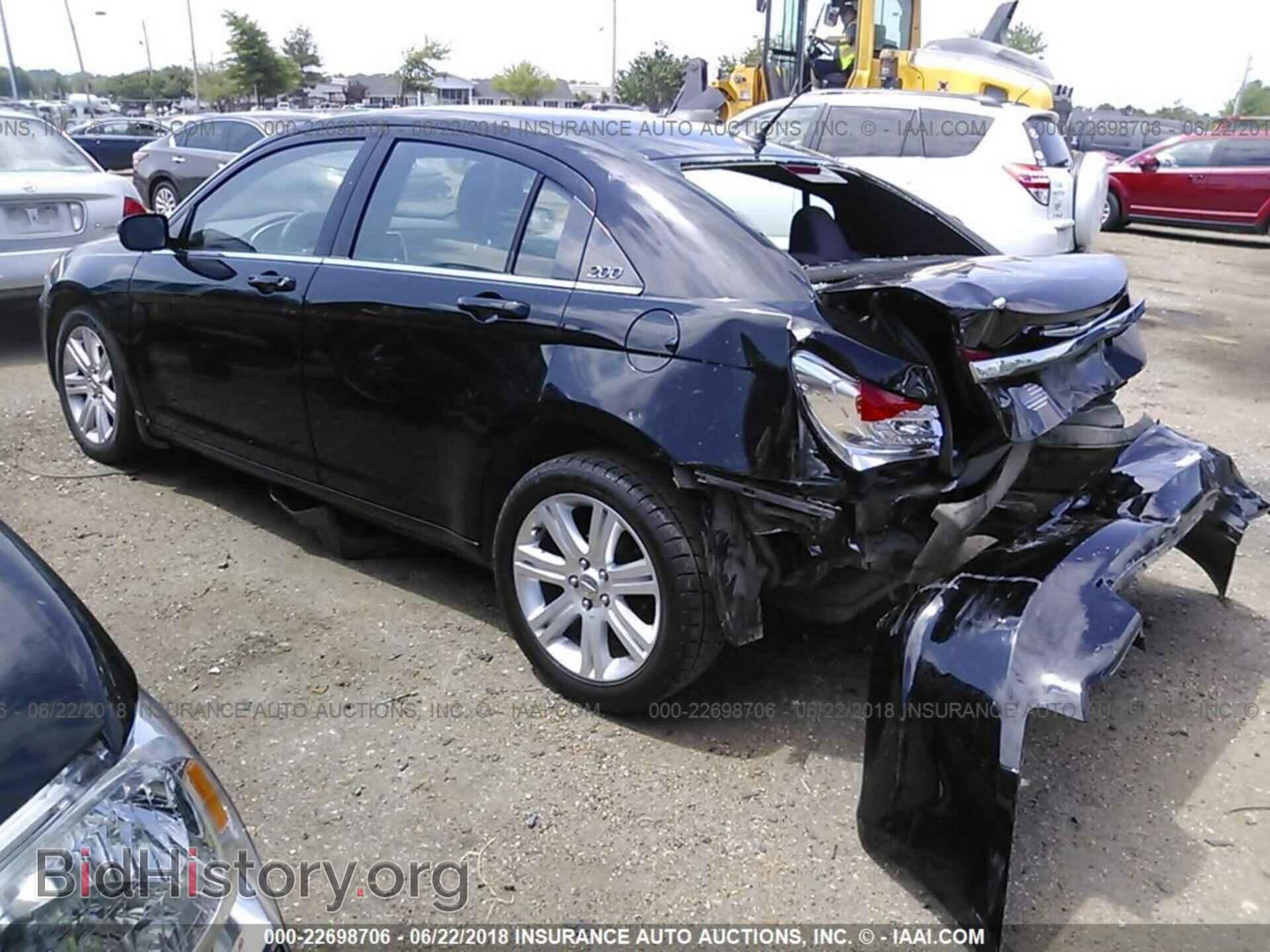 2013 Chrysler 200 - VIN: 1C3CCBAB9DN640804 - Фото 3