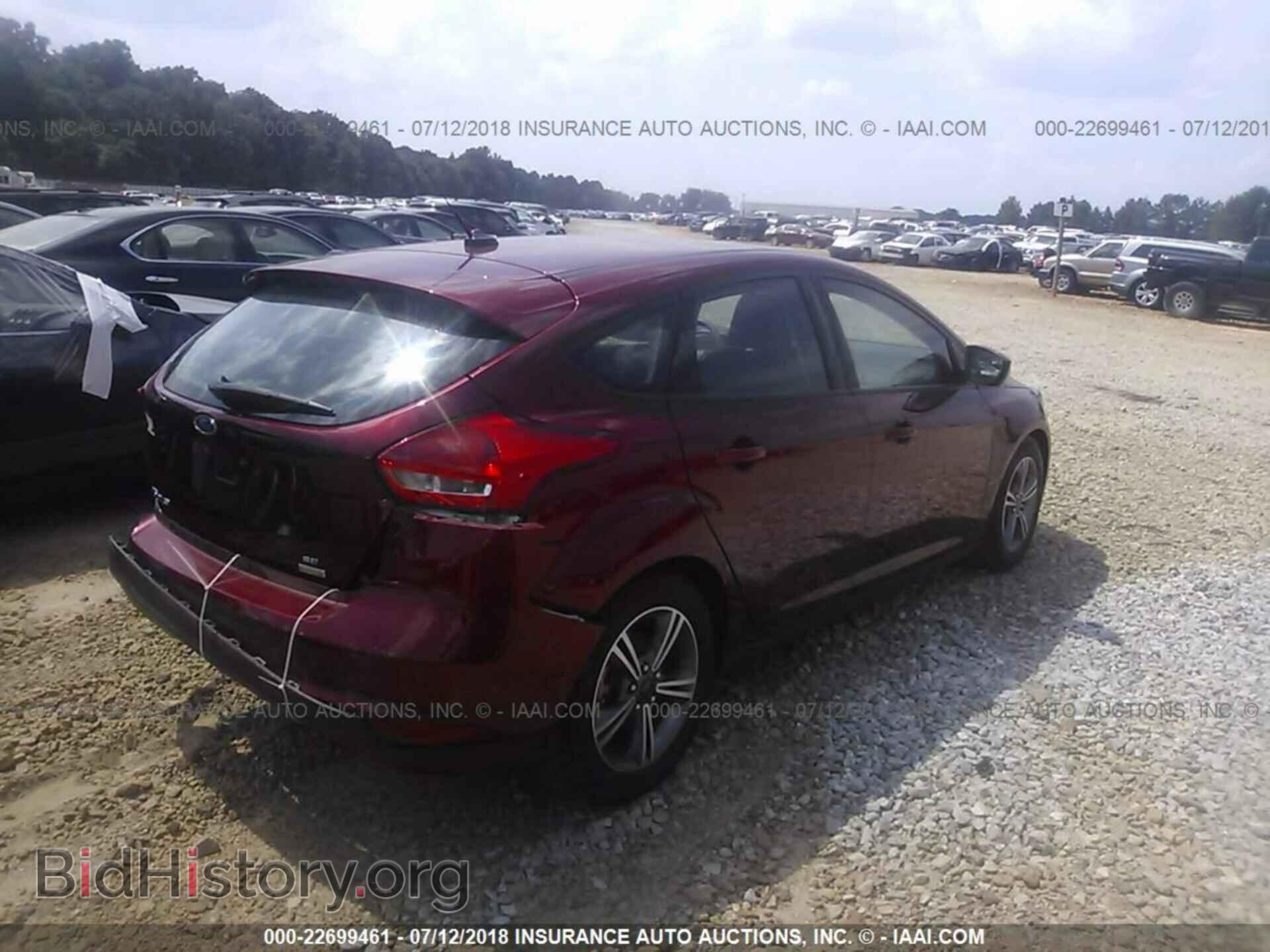 2016 Ford Focus - VIN: 1FADP3KE1GL236453 - Photo 4