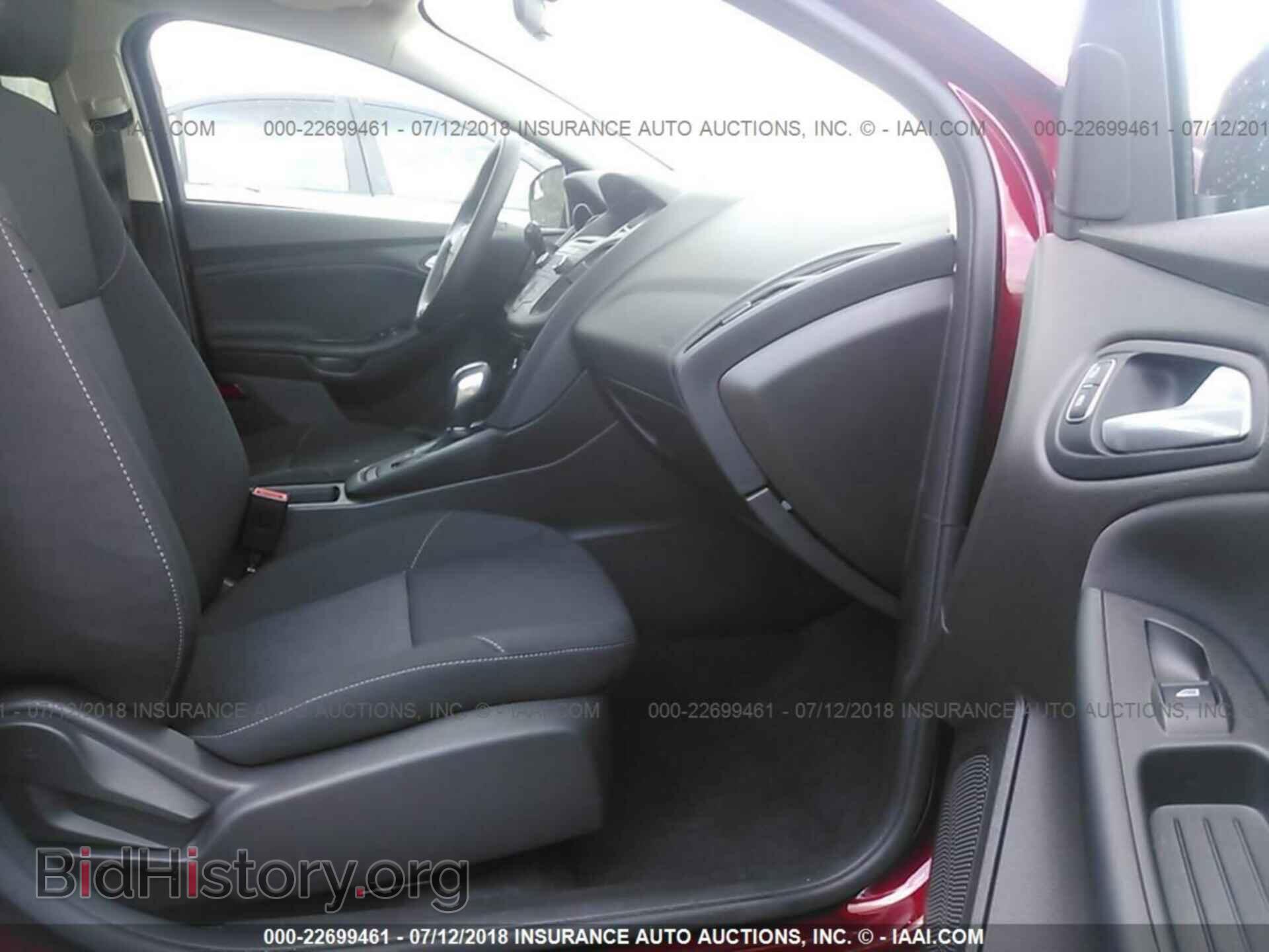 2016 Ford Focus - VIN: 1FADP3KE1GL236453 - Photo 5