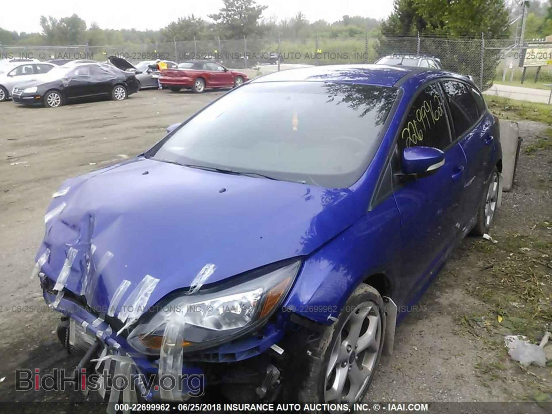 2014 Ford Focus - VIN: 1FADP3L93EL427743 - Photo 2