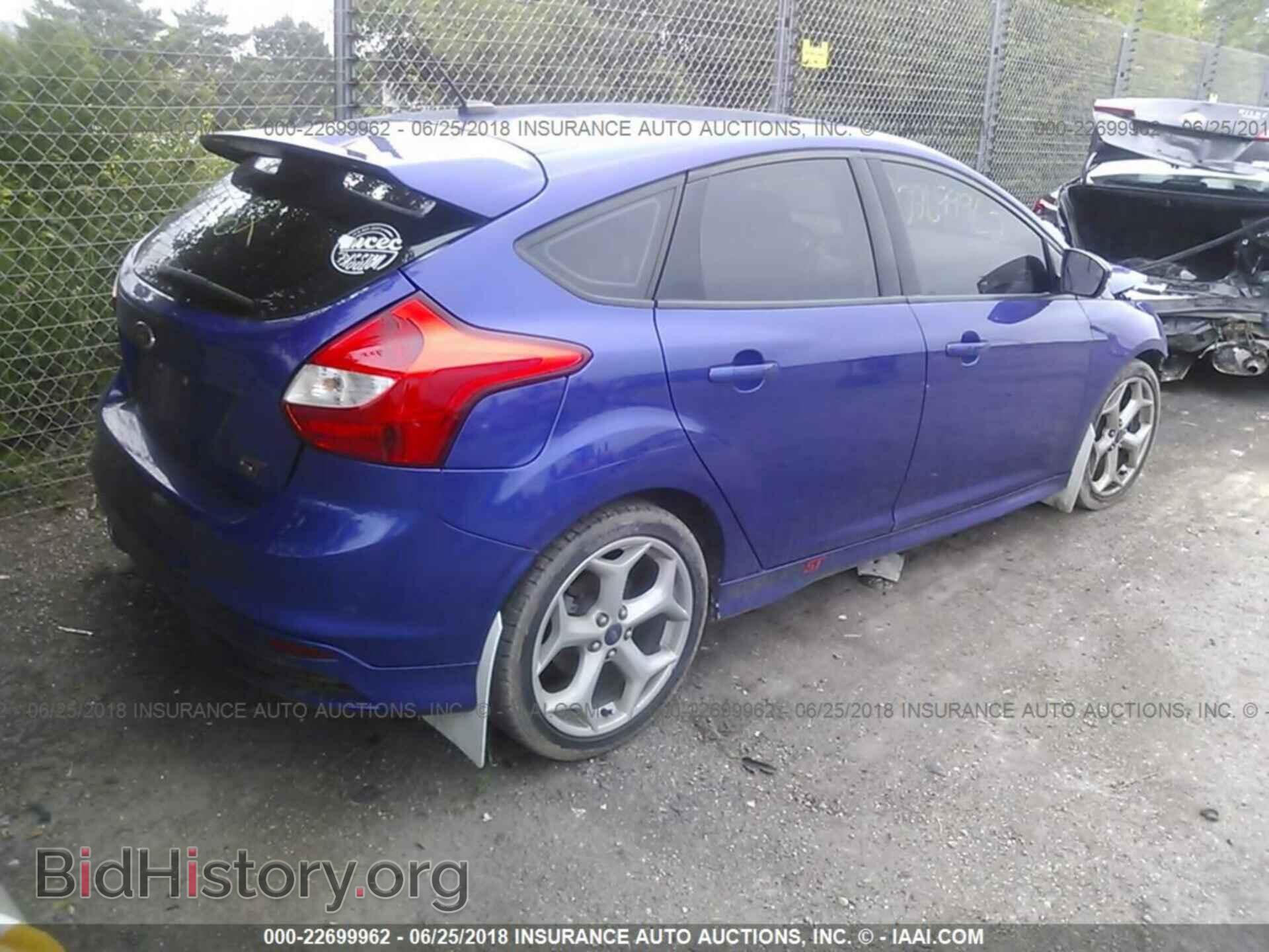 2014 Ford Focus - VIN: 1FADP3L93EL427743 - Photo 4