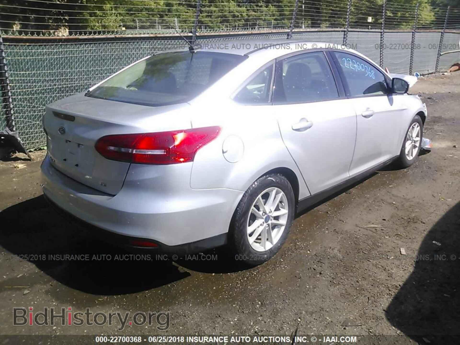2016 Ford Focus - VIN: 1FADP3F28GL323976 - Фото 4