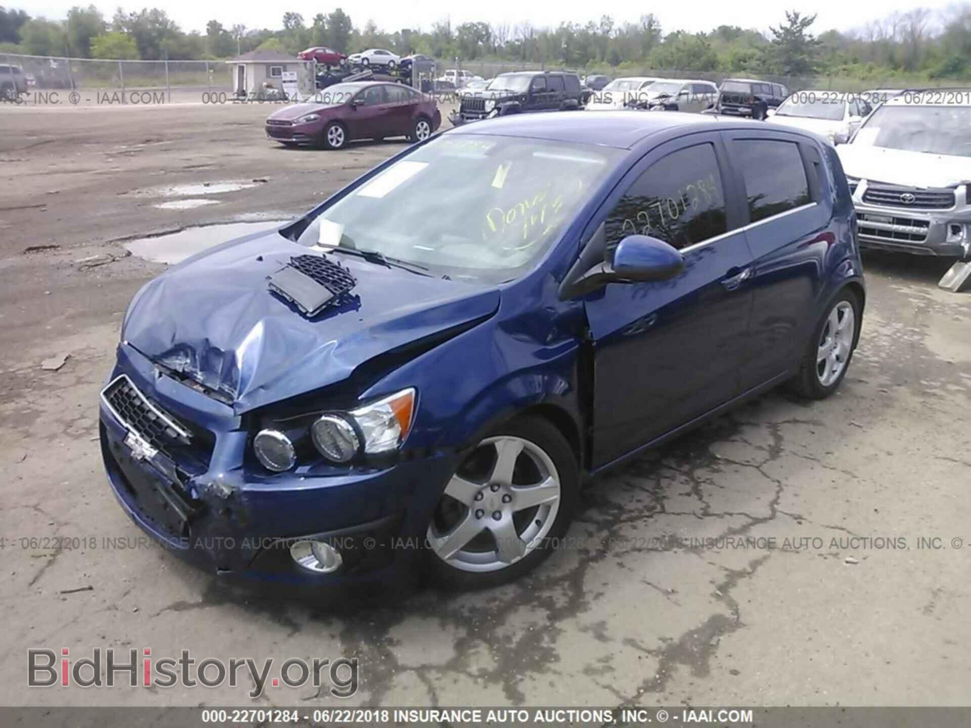 2014 Chevrolet Sonic - VIN: 1G1JE6SB4E4225828 - Photo 2
