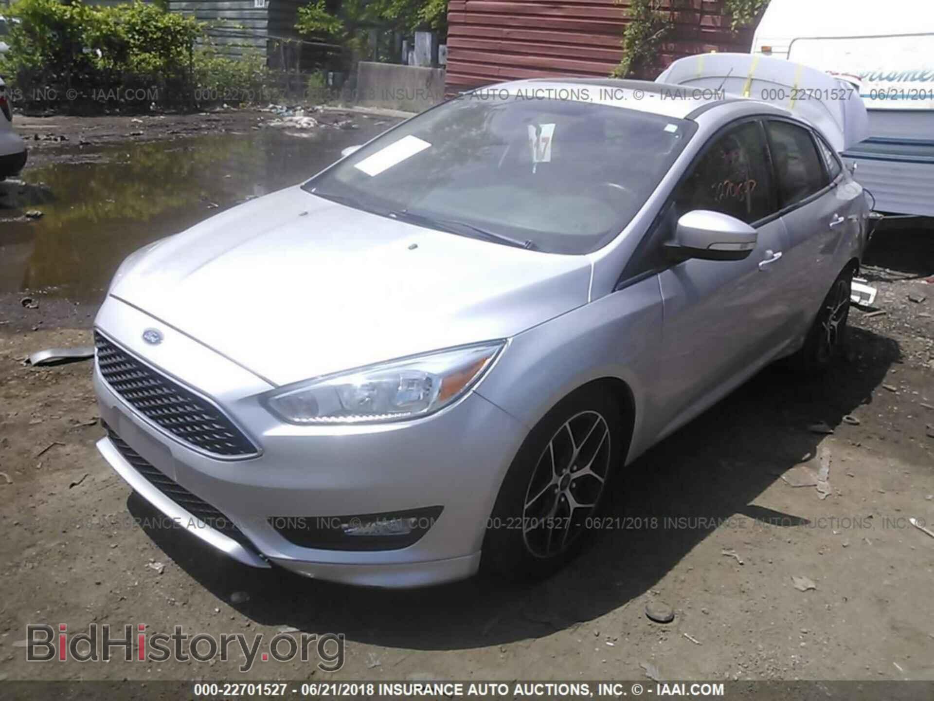 2016 Ford Focus - VIN: 1FADP3F23GL244666 - Photo 2
