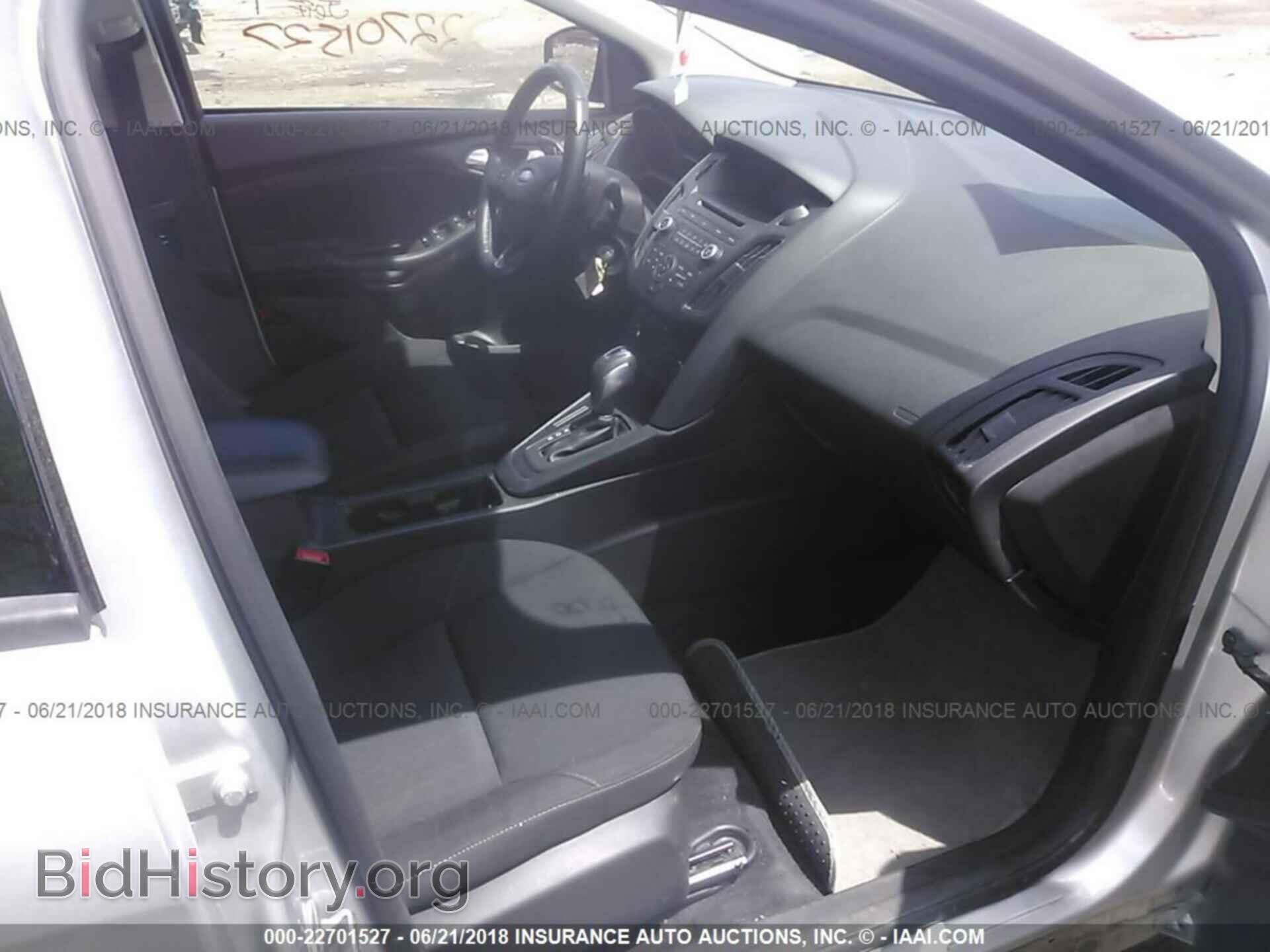2016 Ford Focus - VIN: 1FADP3F23GL244666 - Photo 5