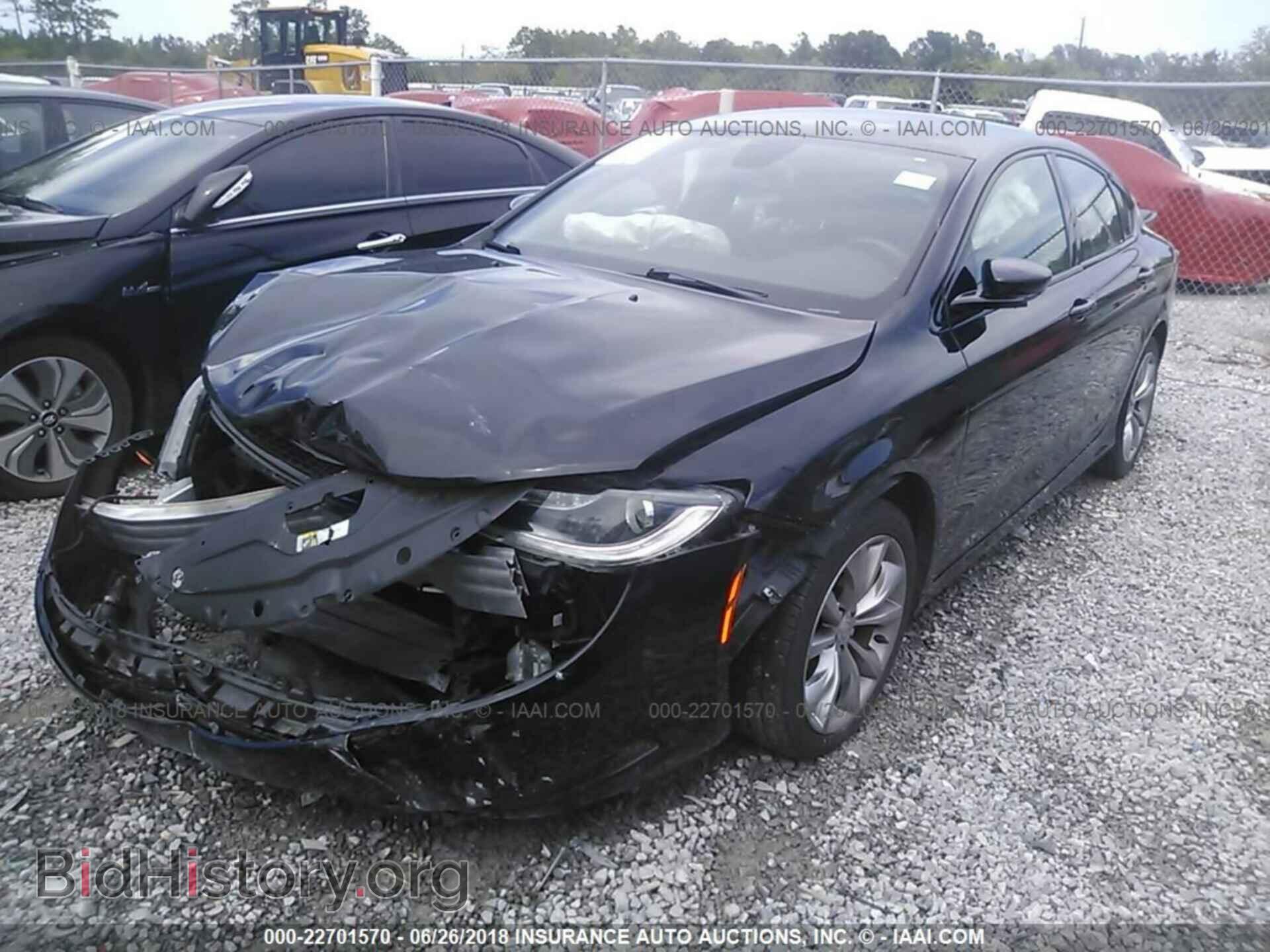 2016 Chrysler 200 - VIN: 1C3CCCBB3GN138136 - Photo 2