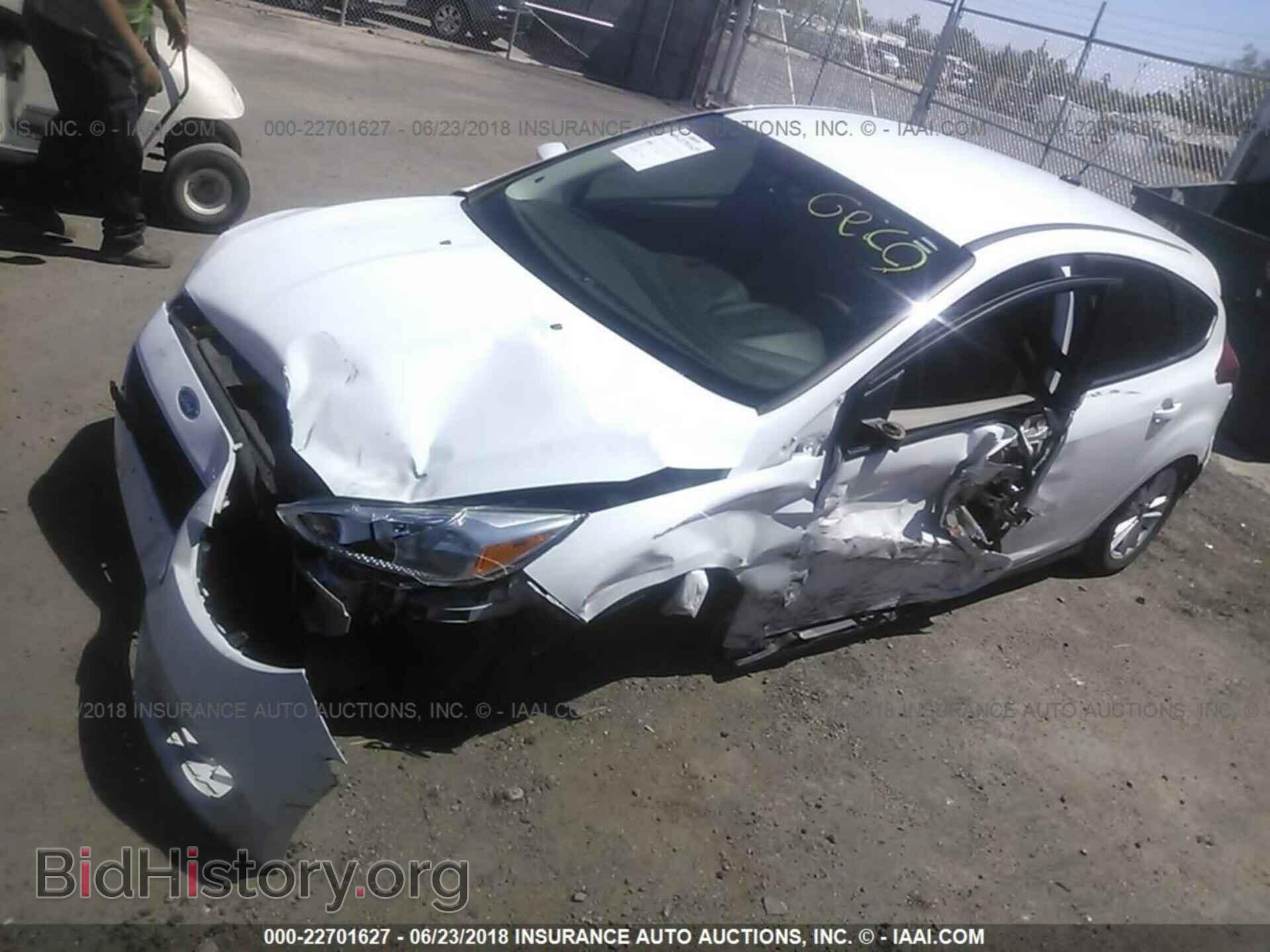2016 Ford Focus - VIN: 1FADP3K22GL362536 - Photo 2