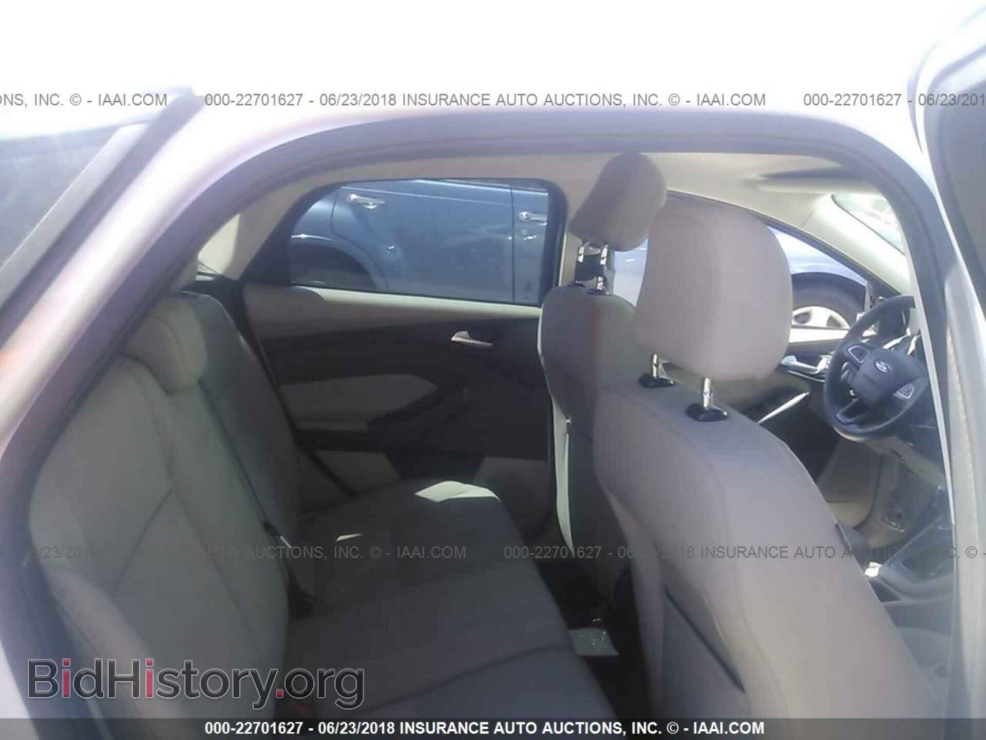 2016 Ford Focus - VIN: 1FADP3K22GL362536 - Photo 8