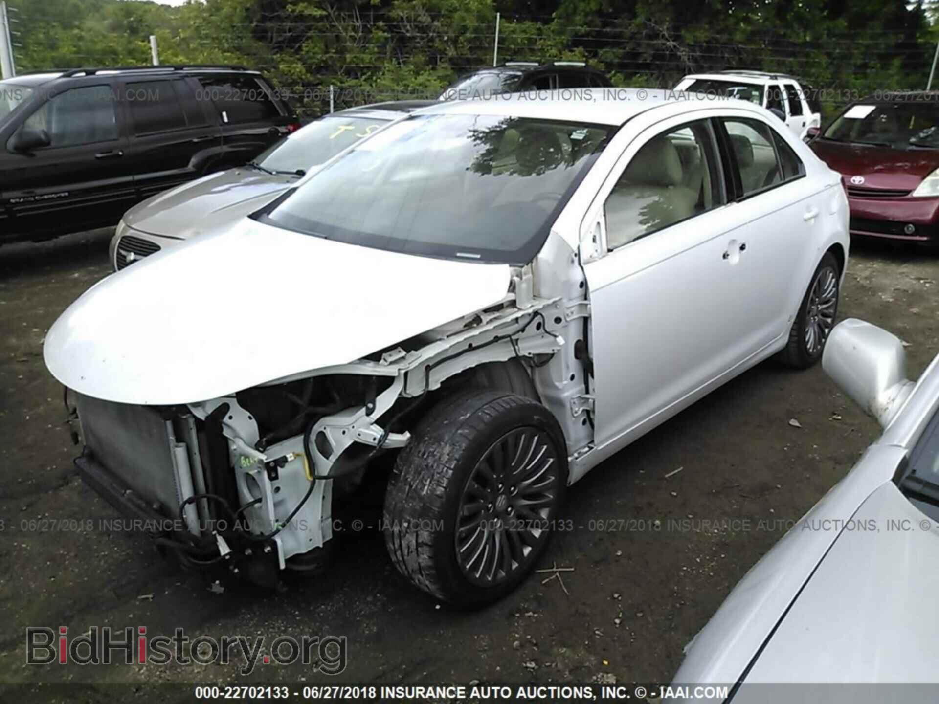 2012 Suzuki Kizashi - VIN: JS2RE9A30C6100614 - Photo 2