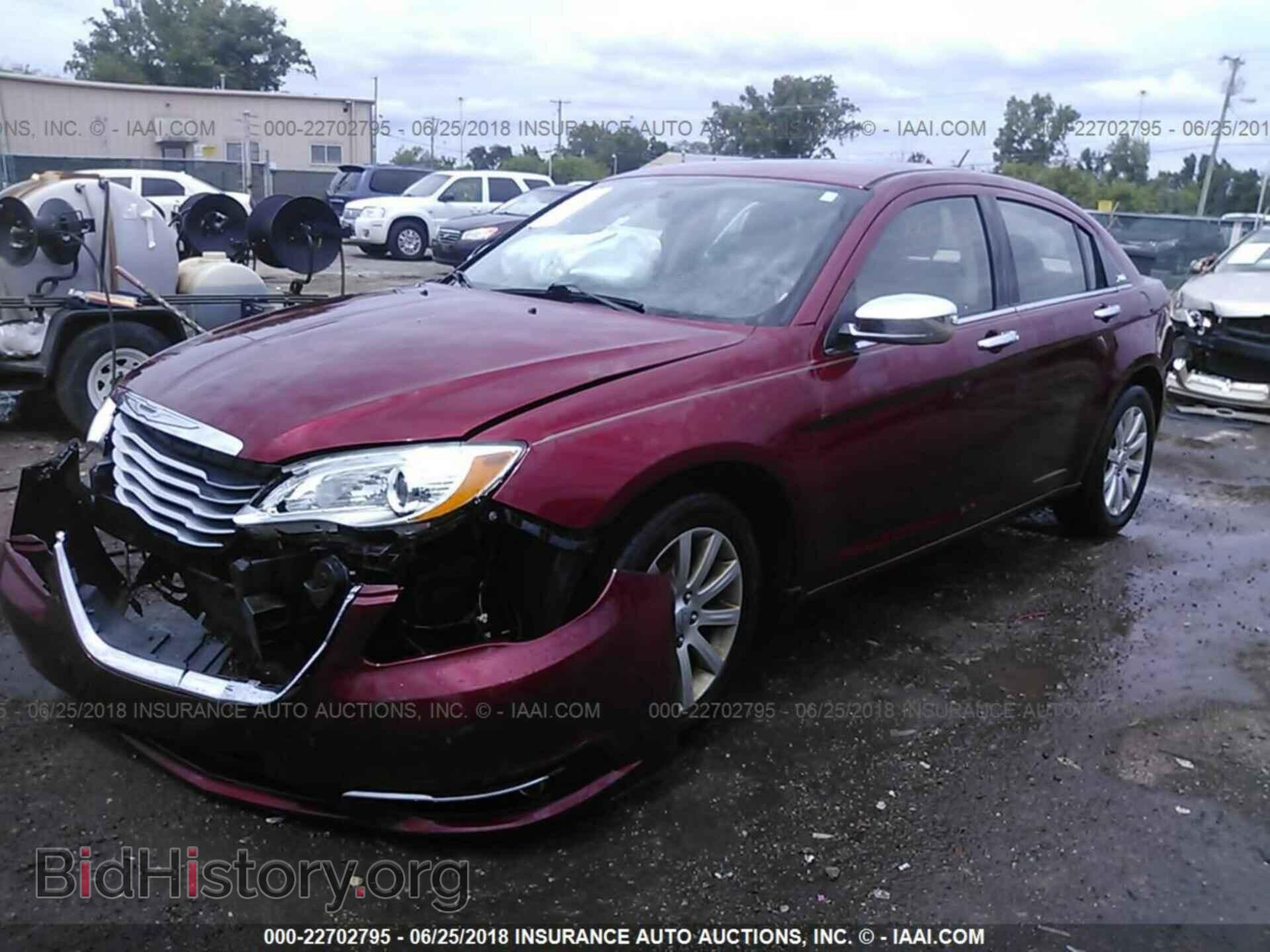 2013 Chrysler 200 - VIN: 1C3CCBCG8DN543764 - Фото 2