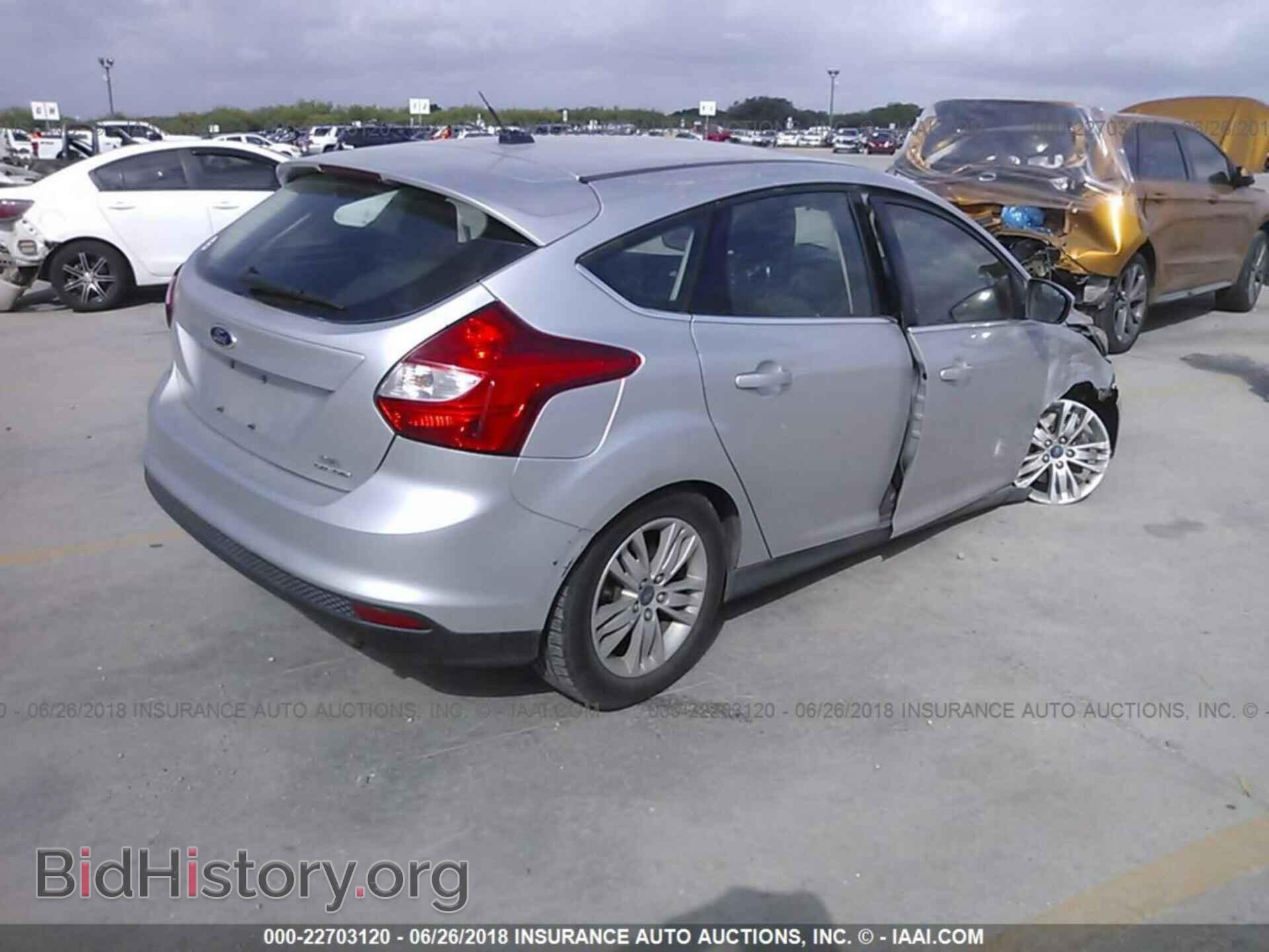 2012 Ford Focus - VIN: 1FAHP3M26CL374424 - Photo 4