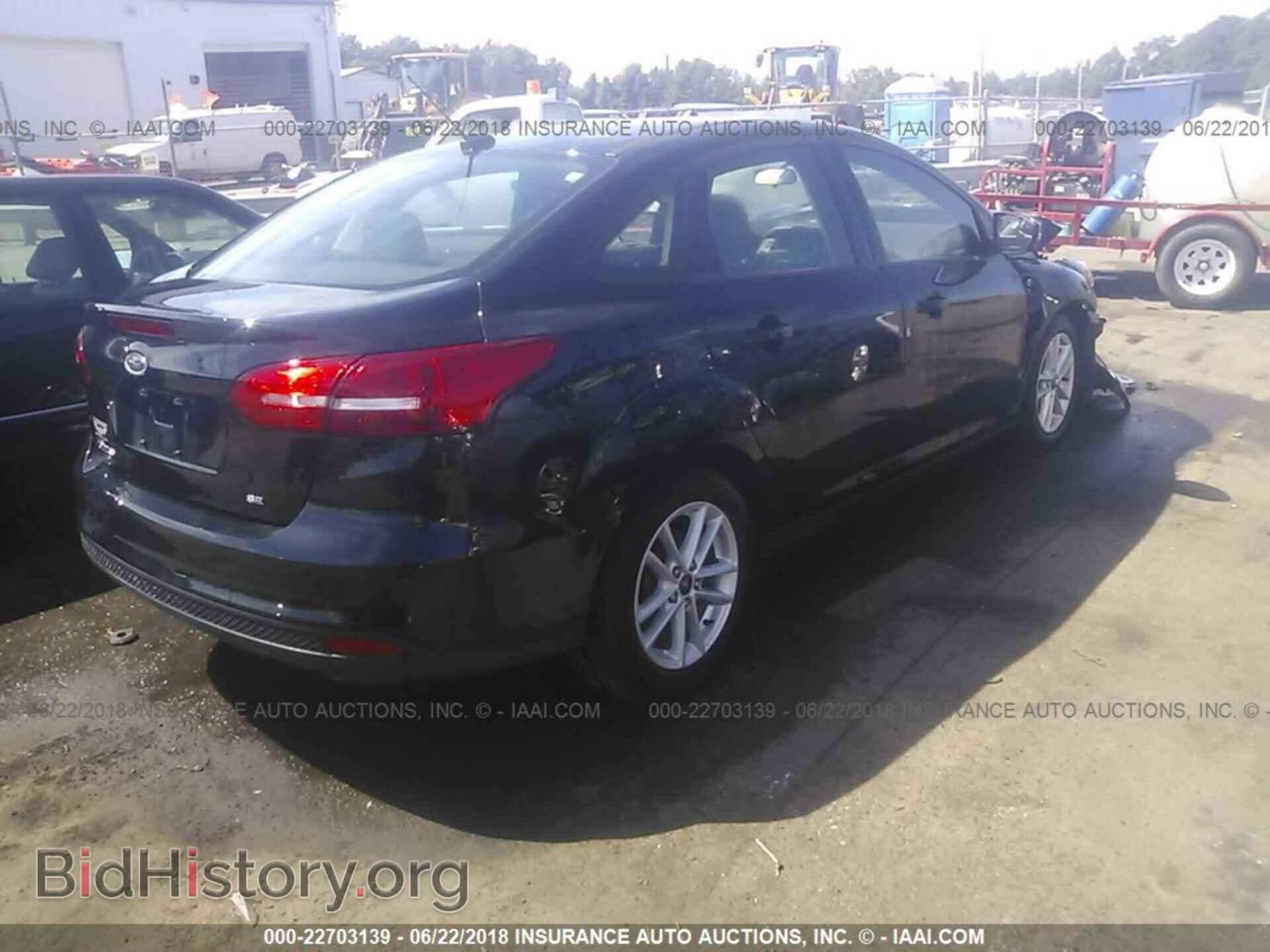 2017 Ford Focus - VIN: 1FADP3F20HL251303 - Photo 4