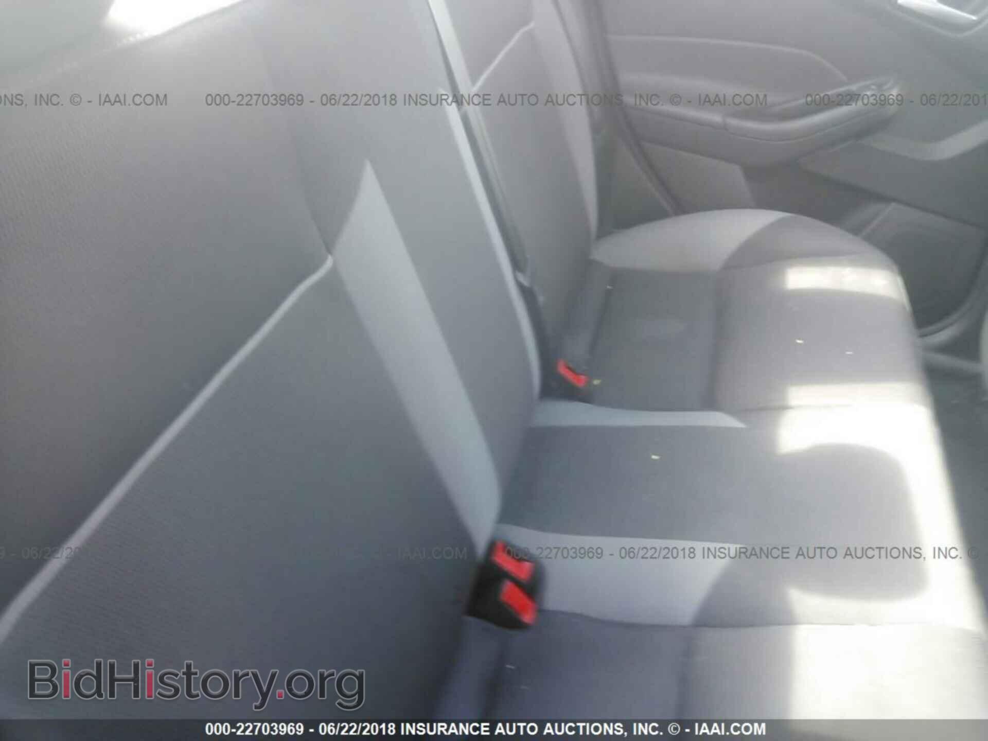 2012 Ford Focus - VIN: 1FAHP3F21CL349489 - Photo 8