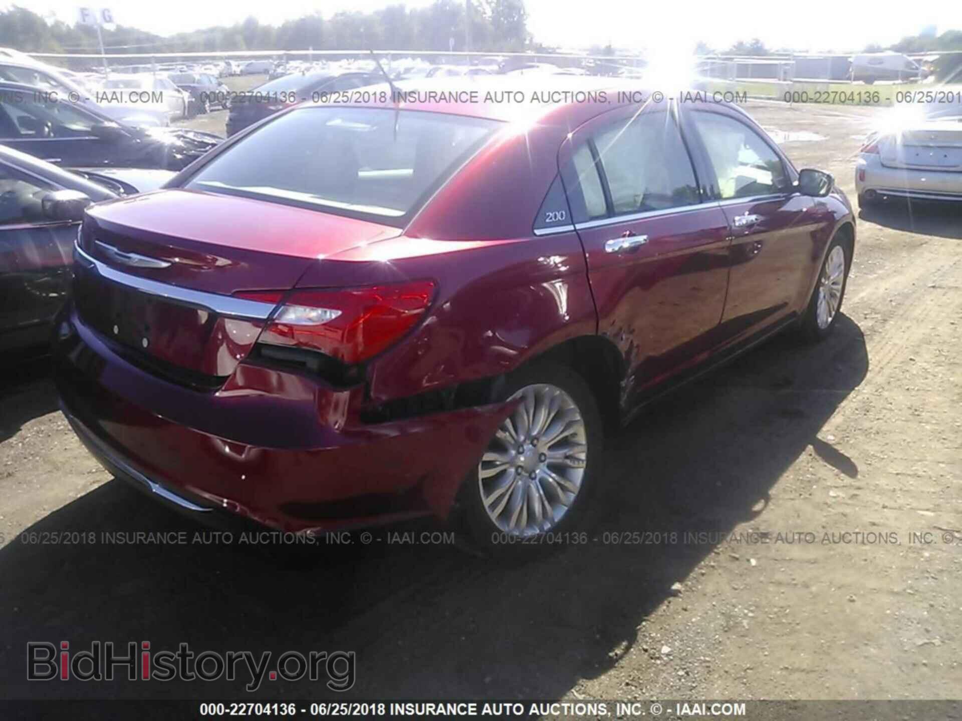 2013 Chrysler 200 - VIN: 1C3CCBCG8DN738165 - Фото 4