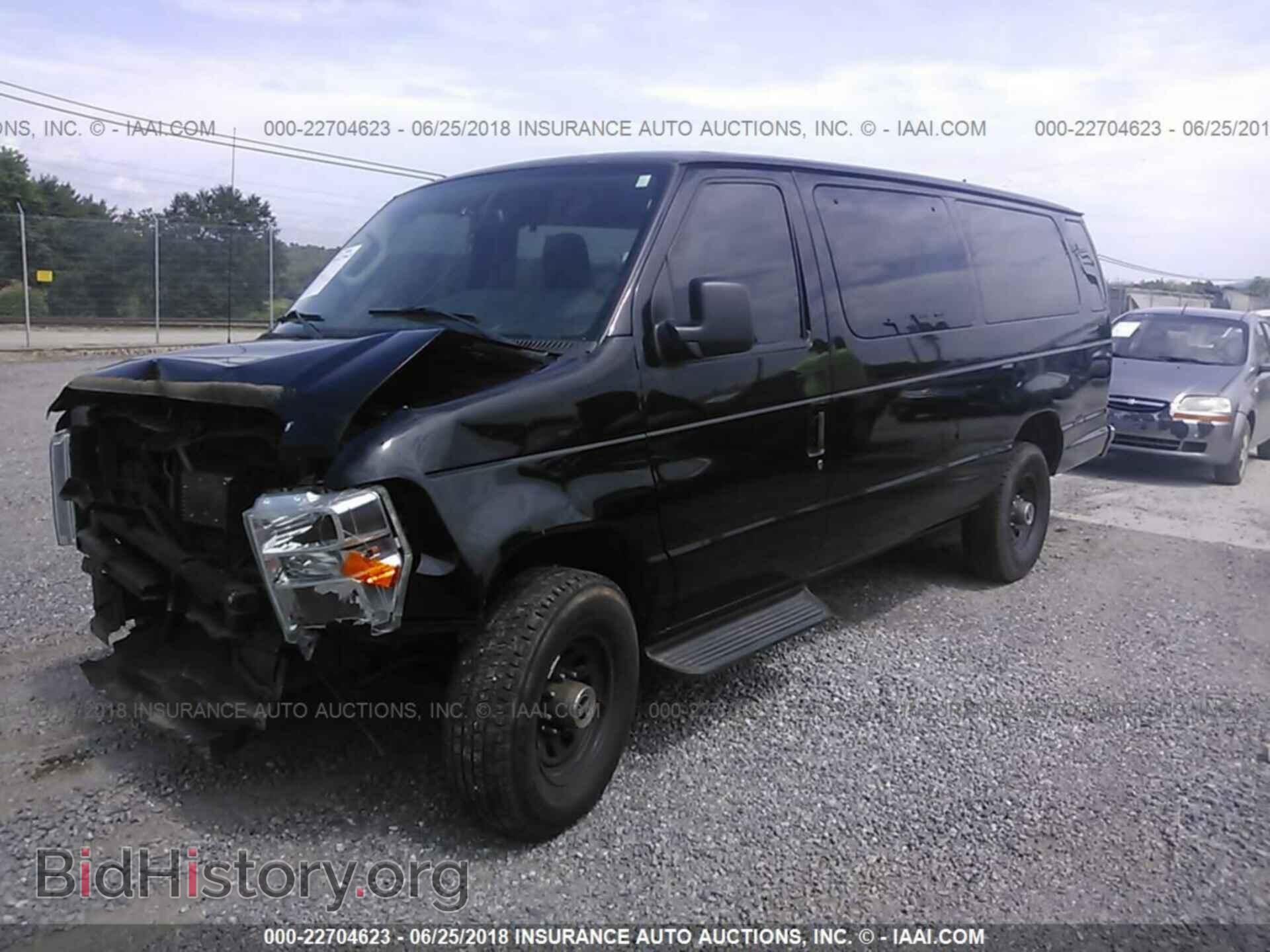 2011 Ford Econoline - VIN: 1FBSS3BL0BDA31115 - Фото 2