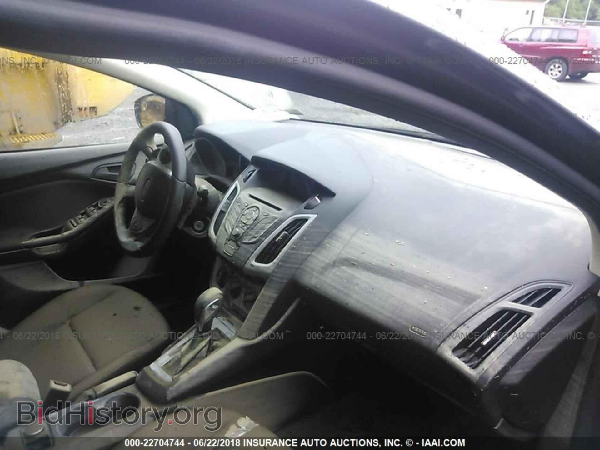 2012 Ford Focus - VIN: 1FAHP3F28CL319339 - Photo 5