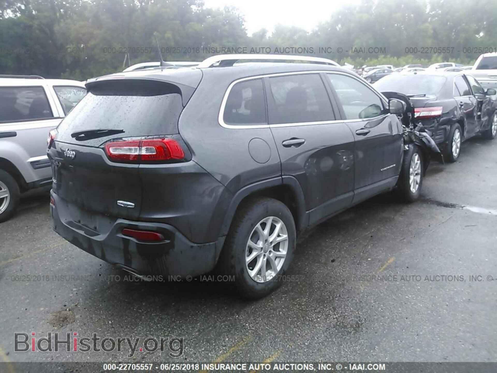 2017 Jeep Cherokee - VIN: 1C4PJMCS7HW638030 - Photo 4