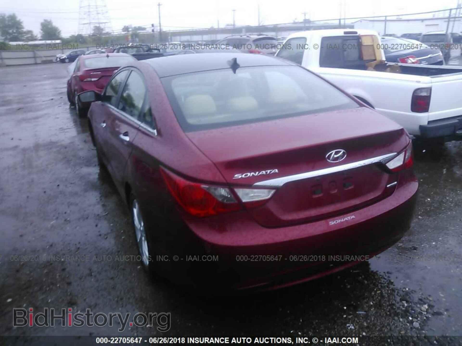2012 Hyundai Sonata - VIN: 5NPEC4AC1CH361595 - Photo 3