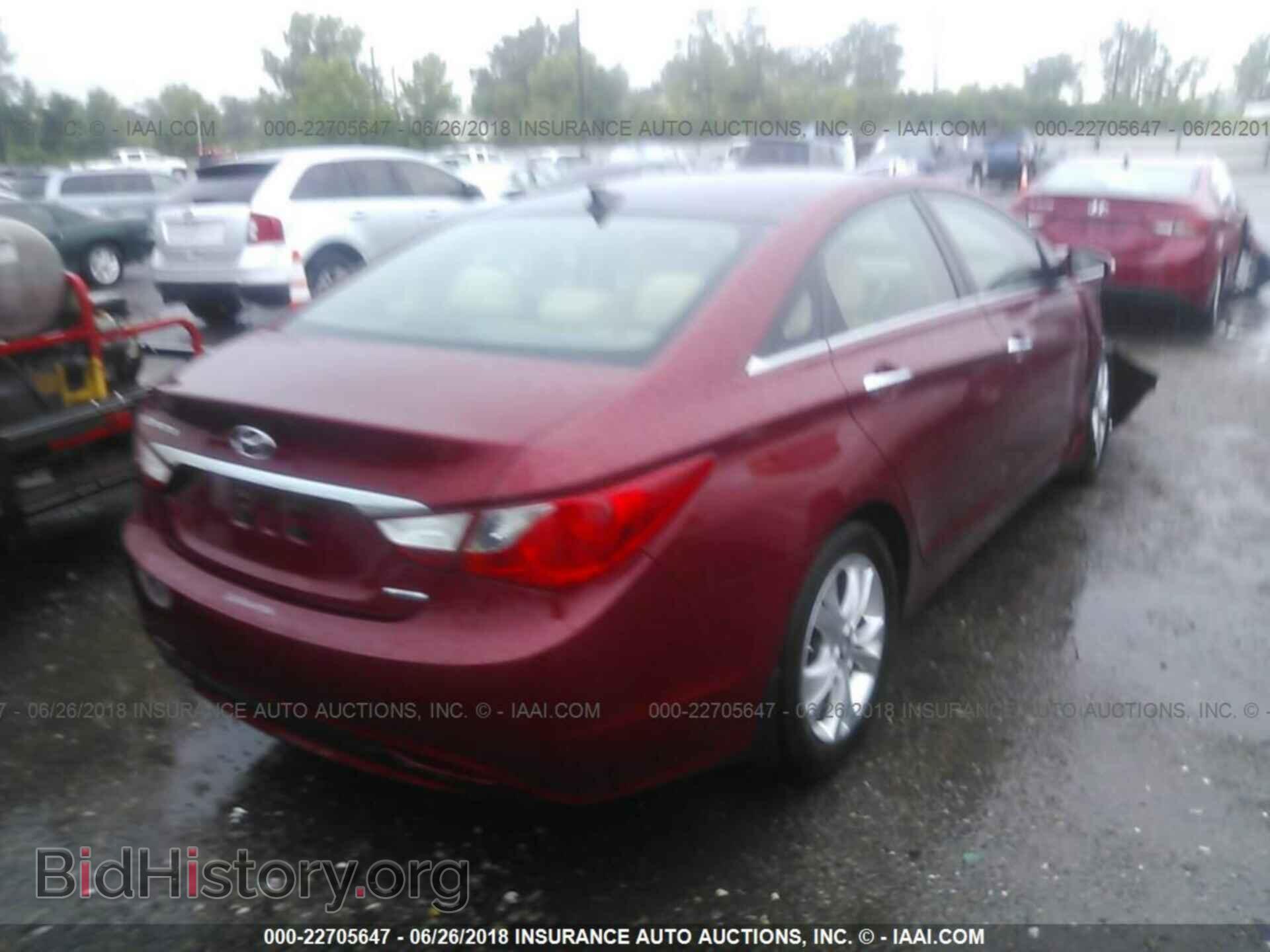 2012 Hyundai Sonata - VIN: 5NPEC4AC1CH361595 - Photo 4