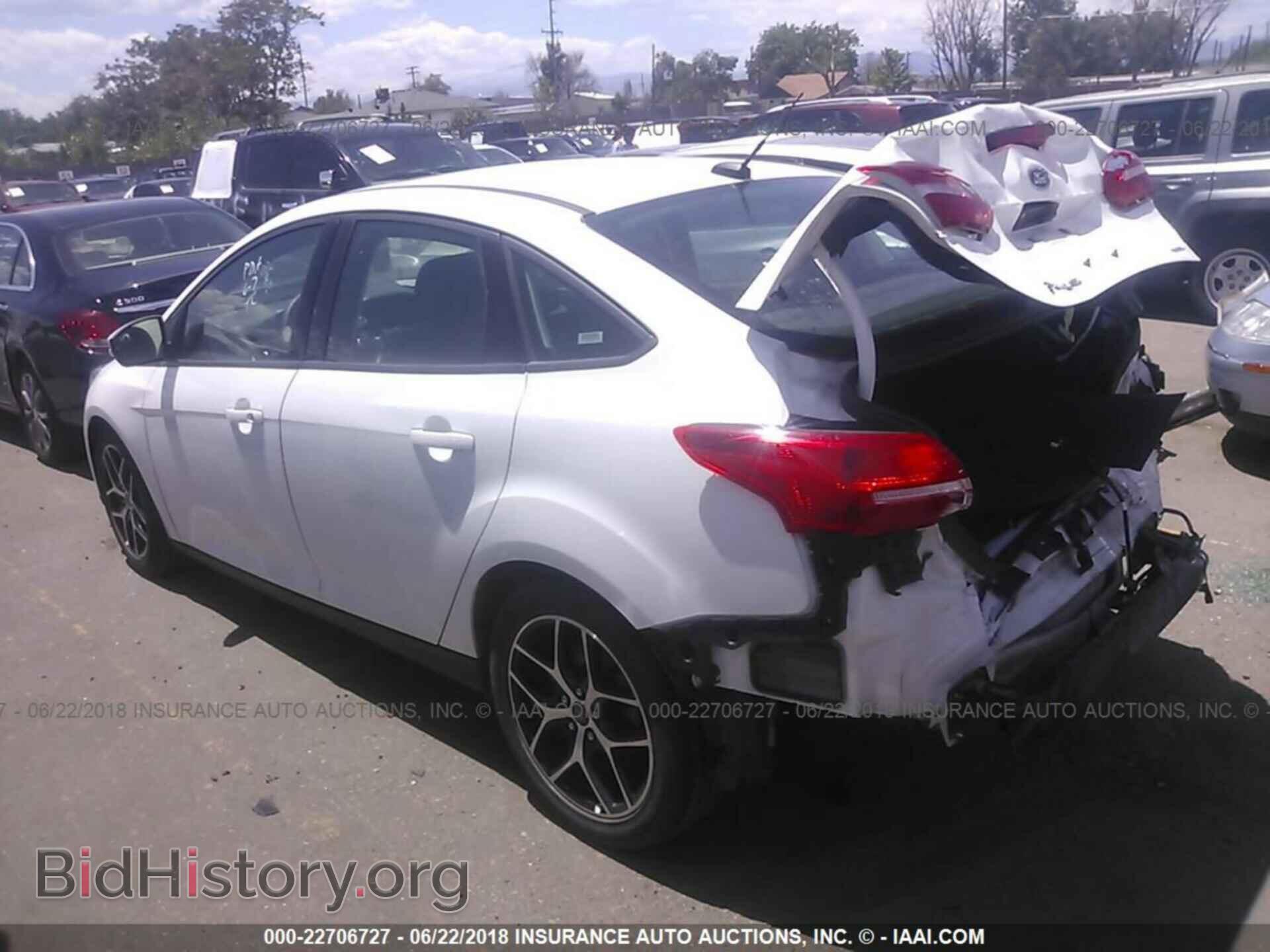 2017 Ford Focus - VIN: 1FADP3H27HL249254 - Photo 3