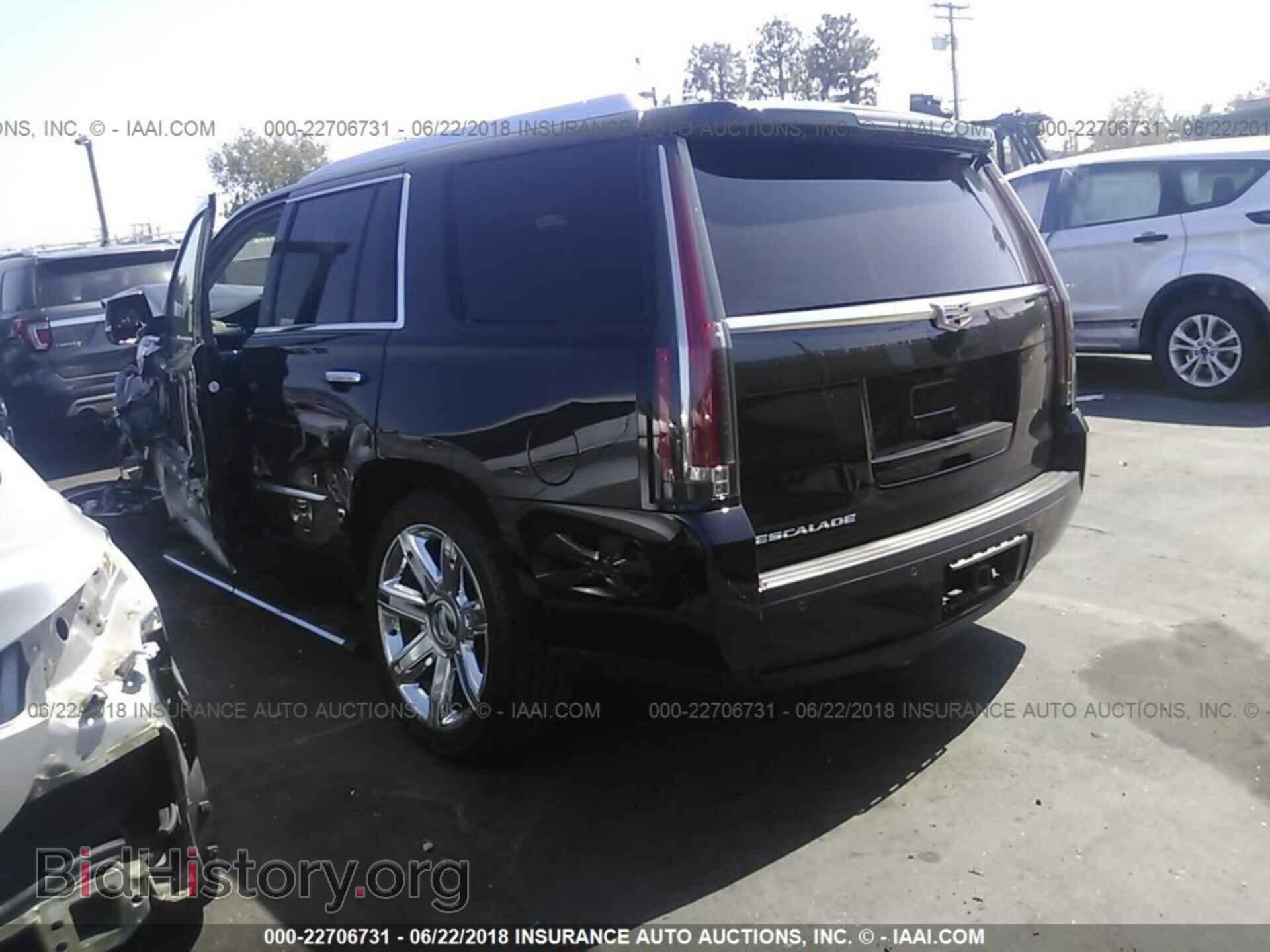 2017 Cadillac Escalade - VIN: 1GYS3CKJ0HR209621 - Photo 3