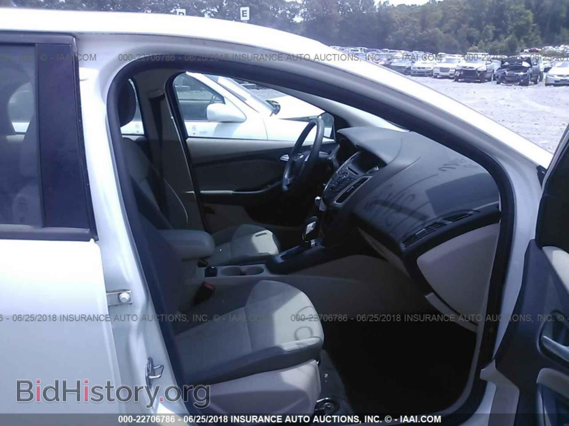 2014 Ford Focus - VIN: 1FADP3K20EL232896 - Photo 5