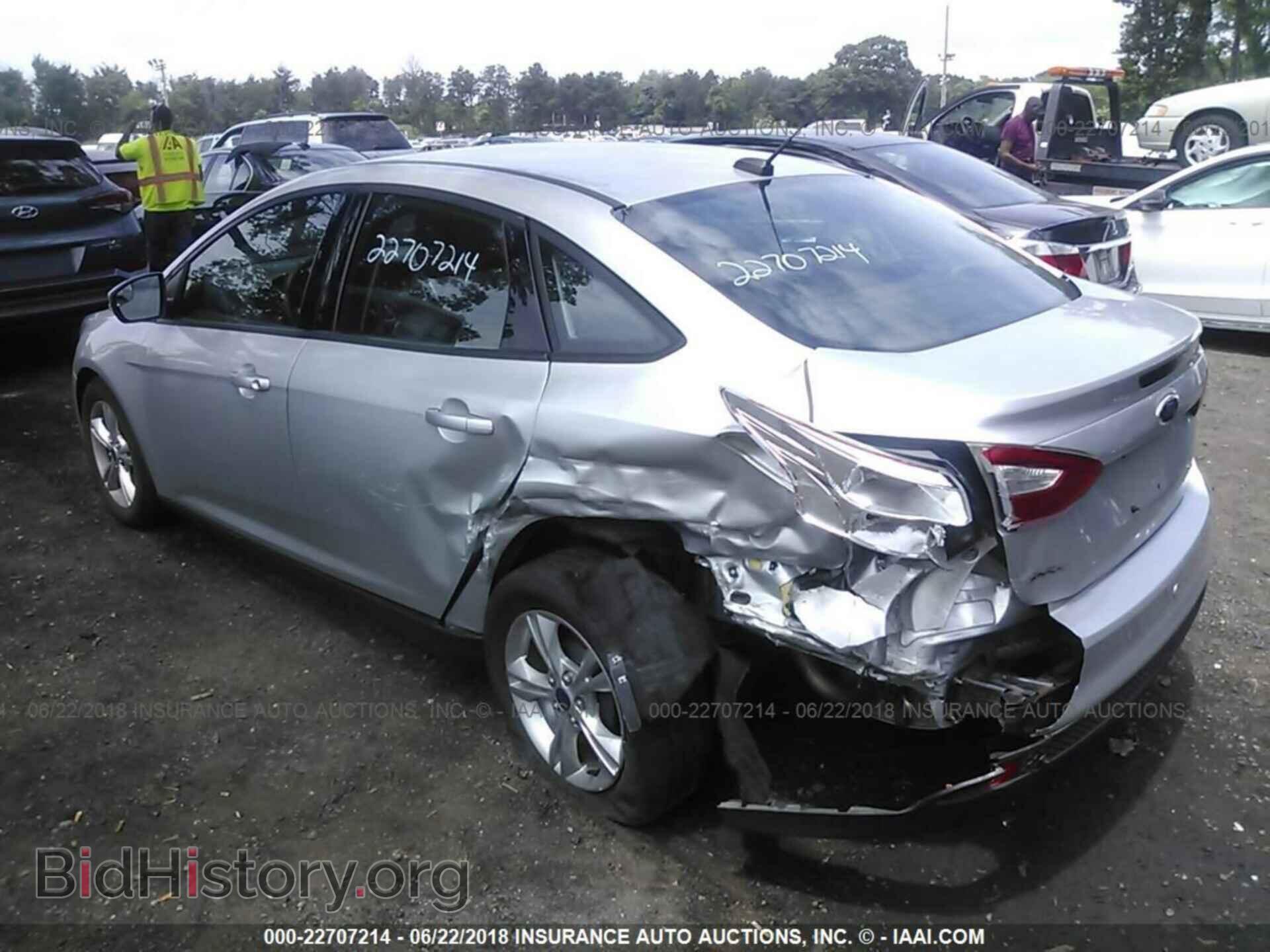 2014 Ford Focus - VIN: 1FADP3F28EL243204 - Фото 3