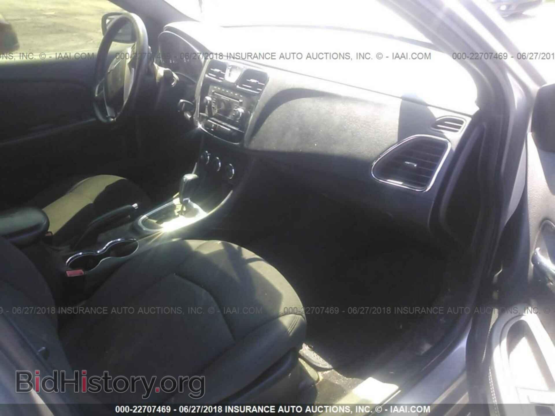 2013 Chrysler 200 - VIN: 1C3CCBBG2DN659432 - Photo 5
