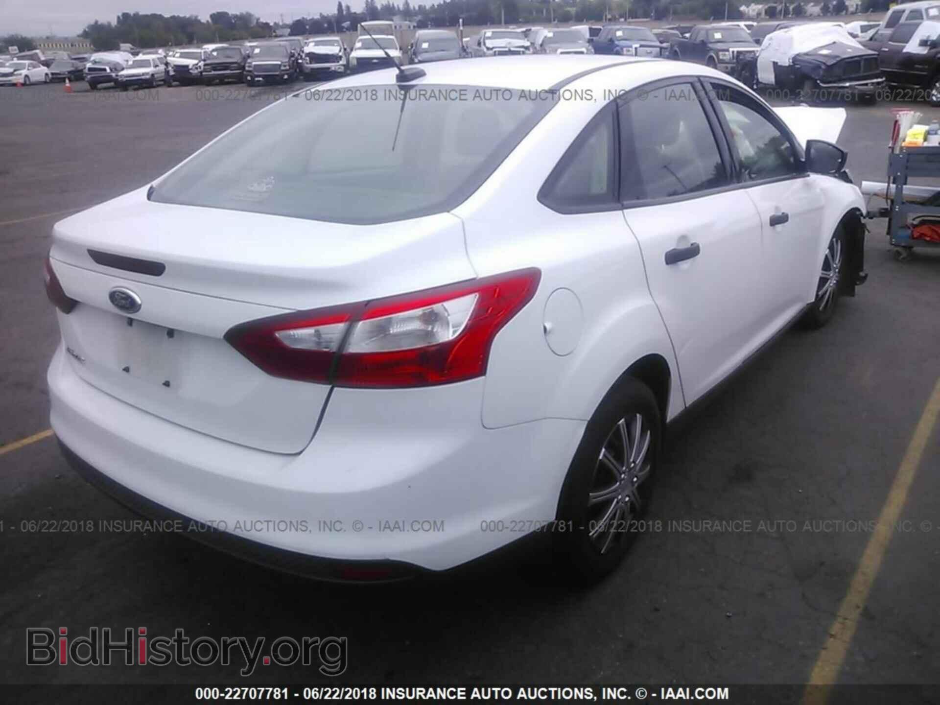 2012 Ford Focus - VIN: 1FAHP3E2XCL131455 - Фото 4