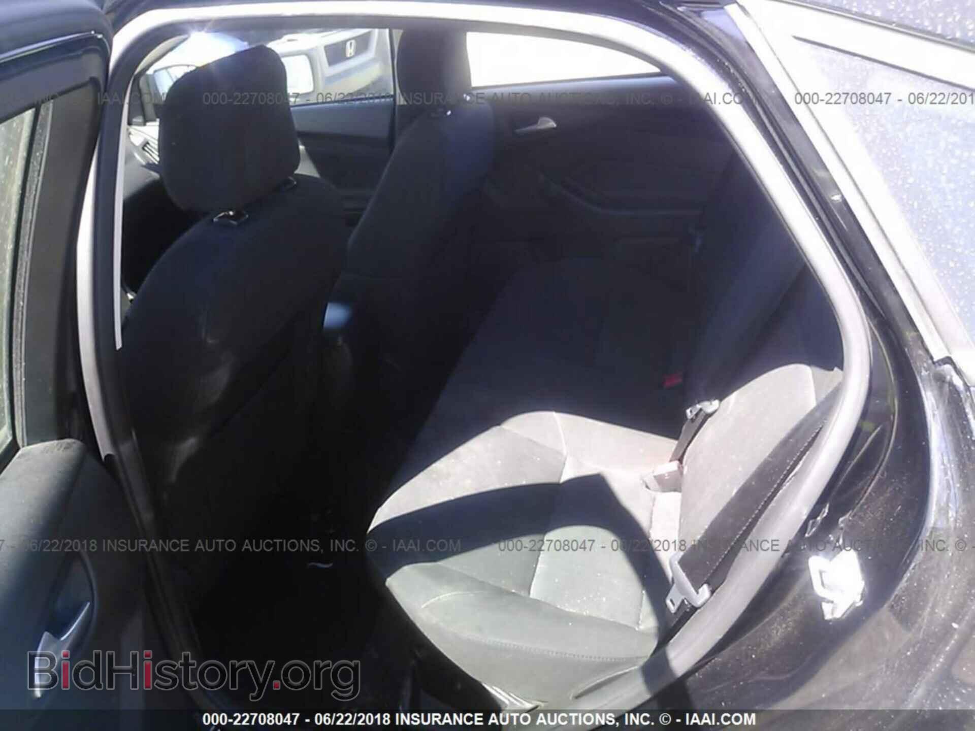 2016 Ford Focus - VIN: 1FADP3F28GL289389 - Photo 8