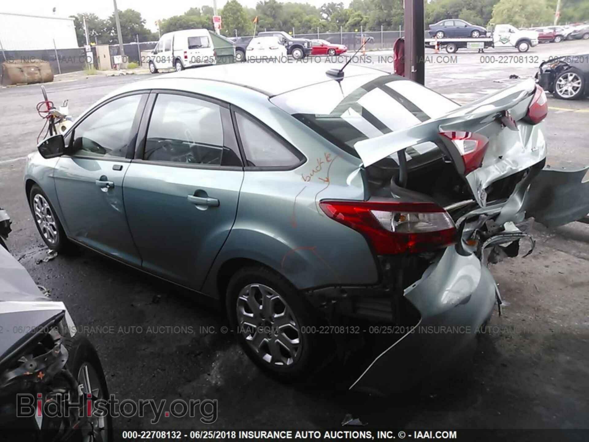 2012 Ford Focus - VIN: 1FAHP3F28CL273253 - Photo 3