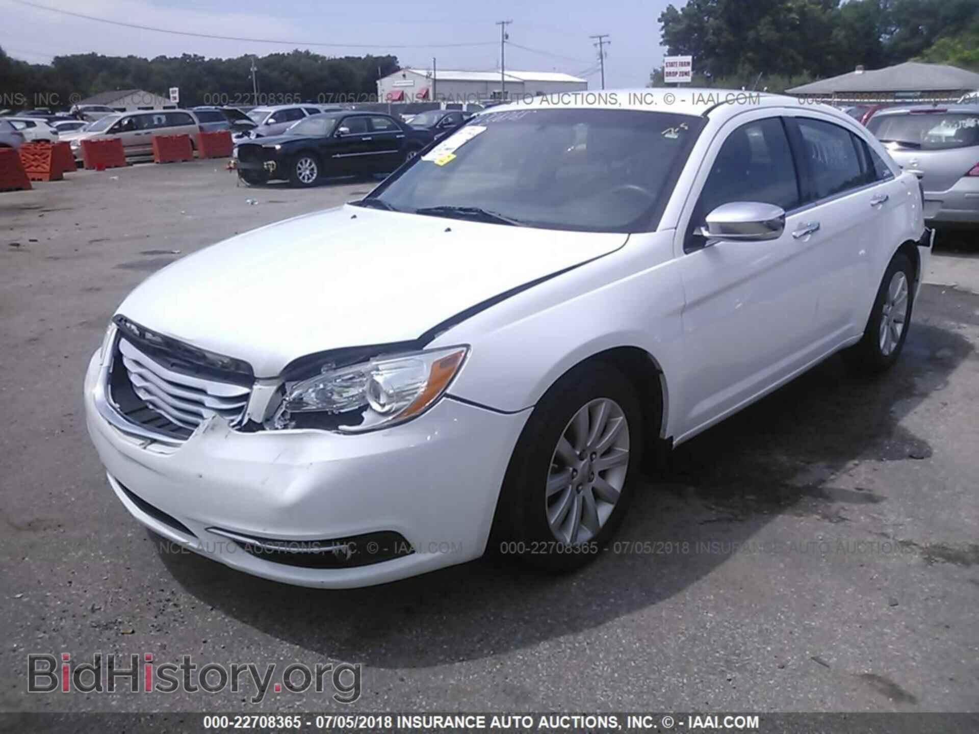 2014 Chrysler 200 - VIN: 1C3CCBCG7EN173005 - Photo 2