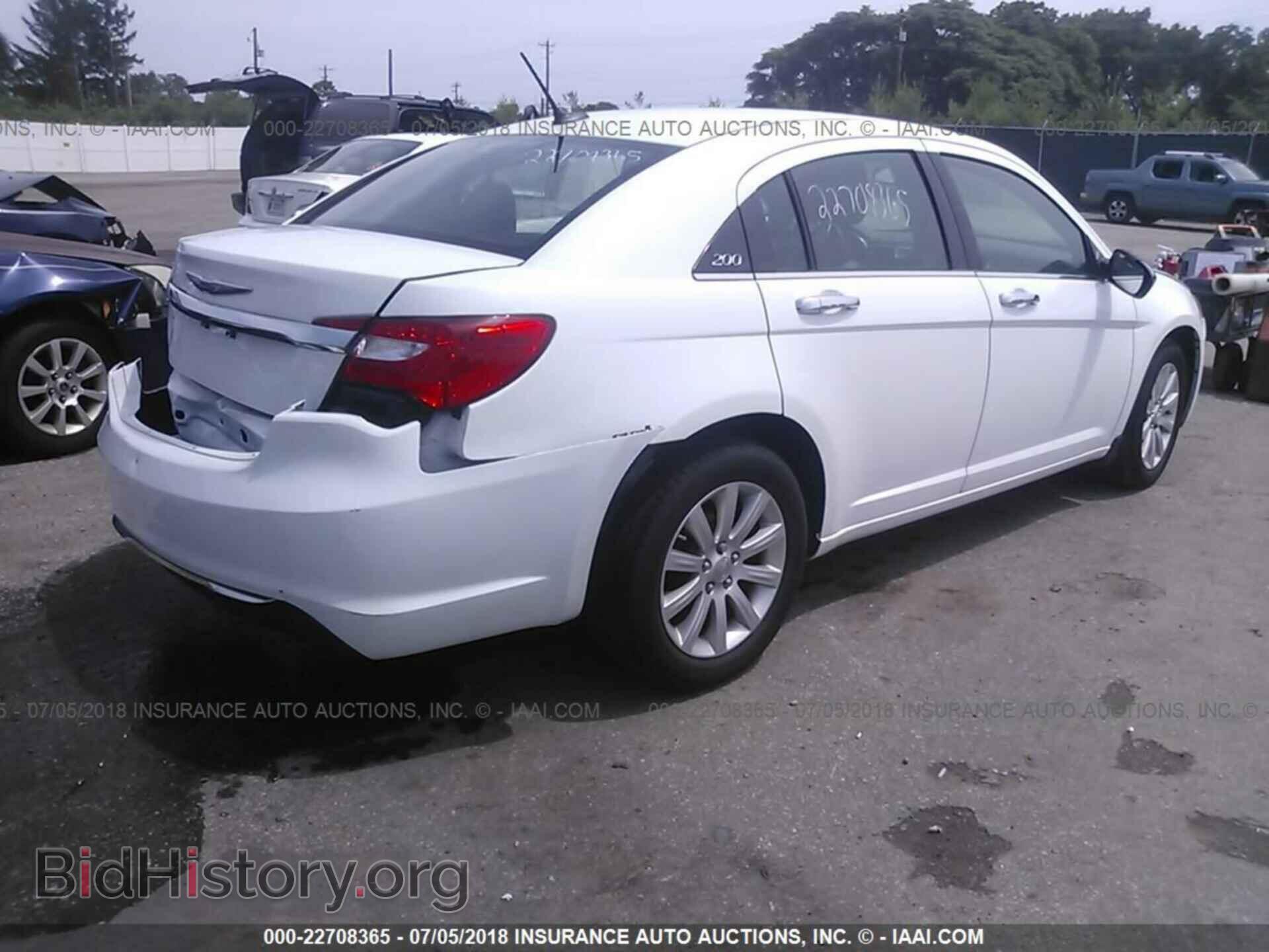 2014 Chrysler 200 - VIN: 1C3CCBCG7EN173005 - Photo 4