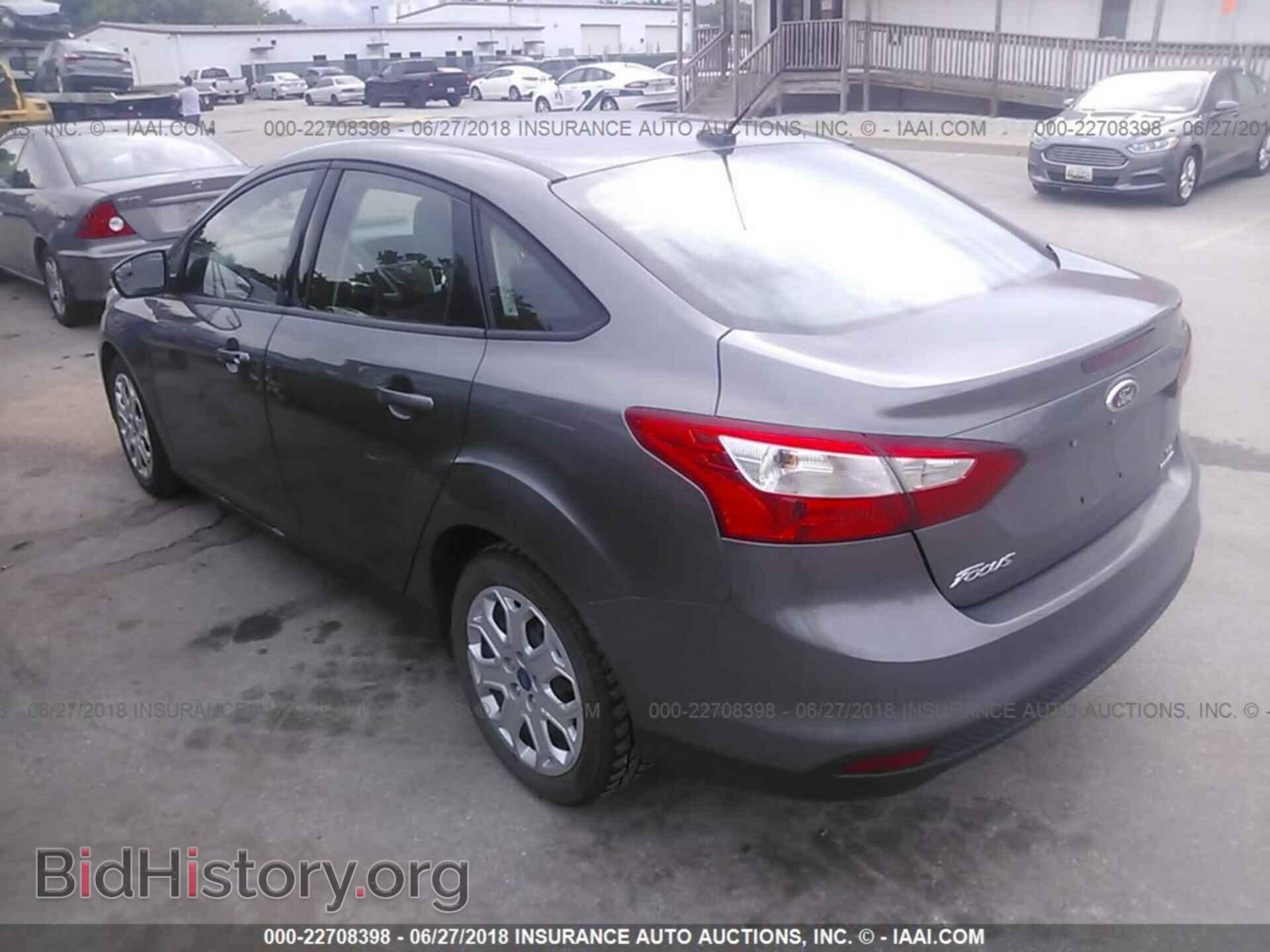 2012 Ford Focus - VIN: 1FAHP3F27CL438564 - Photo 3