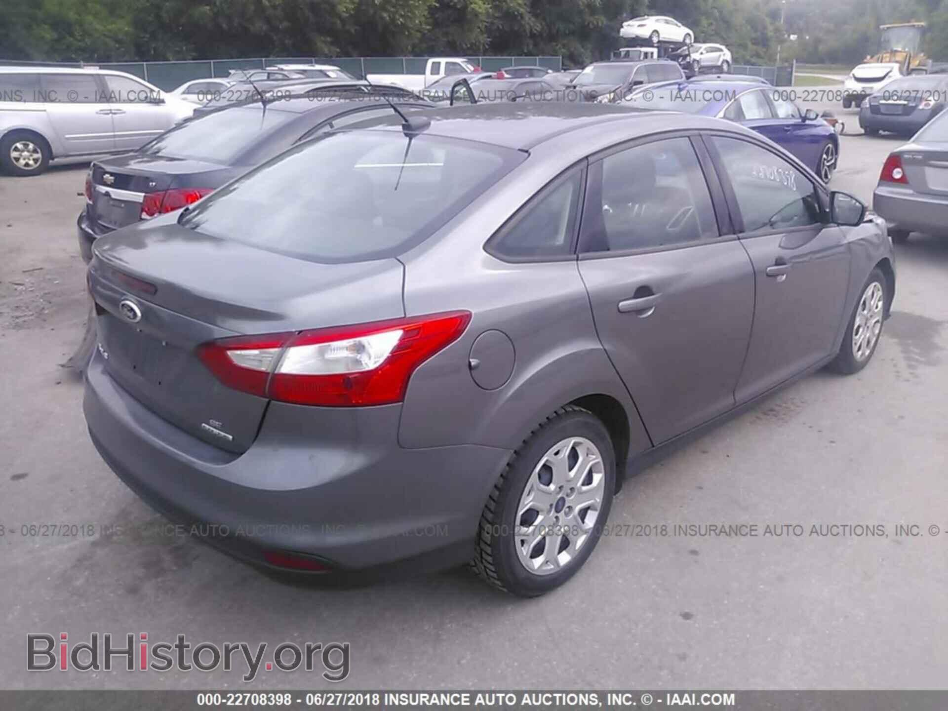 2012 Ford Focus - VIN: 1FAHP3F27CL438564 - Photo 4