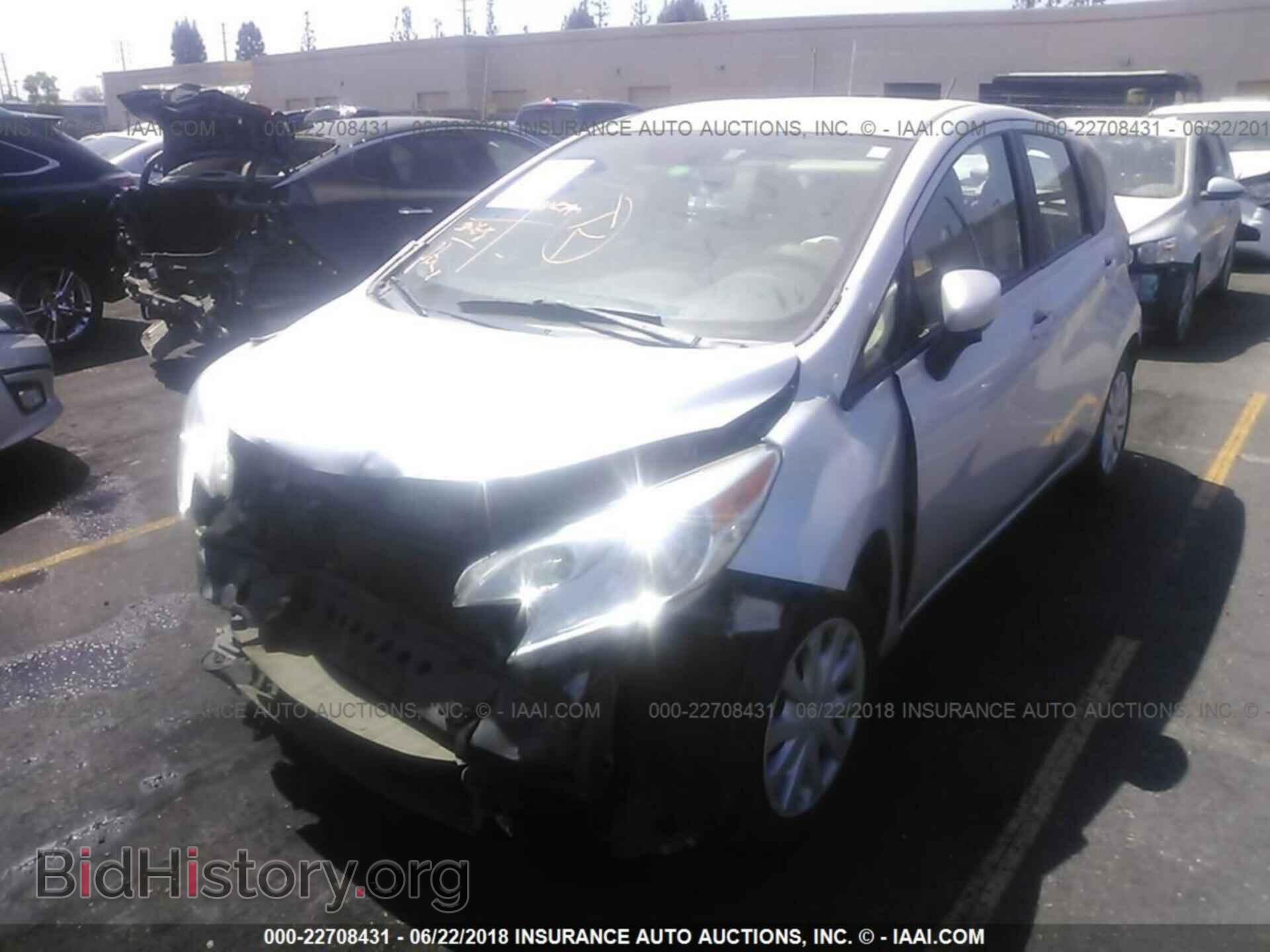 2015 Nissan Versa note - VIN: 3N1CE2CP2FL419047 - Фото 2