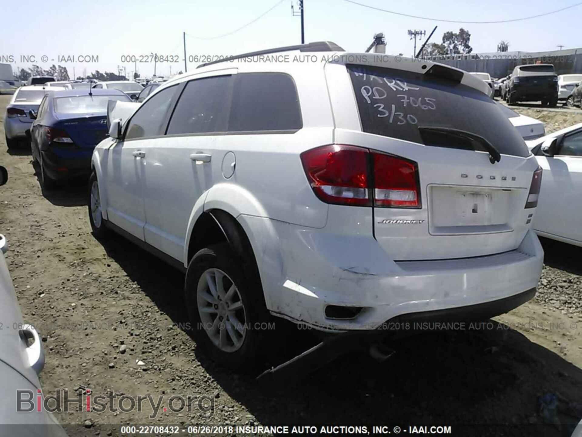 2015 Dodge Journey - VIN: 3C4PDCBGXFT677065 - Photo 3