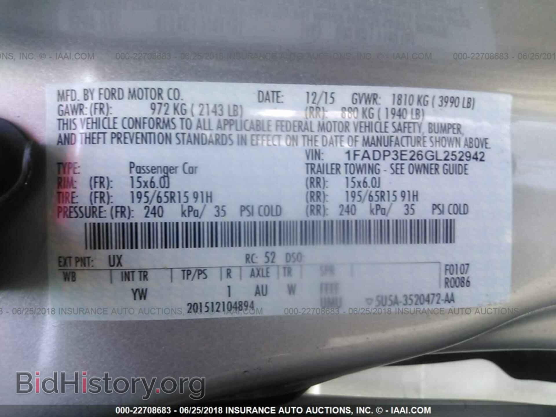 2016 Ford Focus - VIN: 1FADP3E26GL252942 - Photo 9