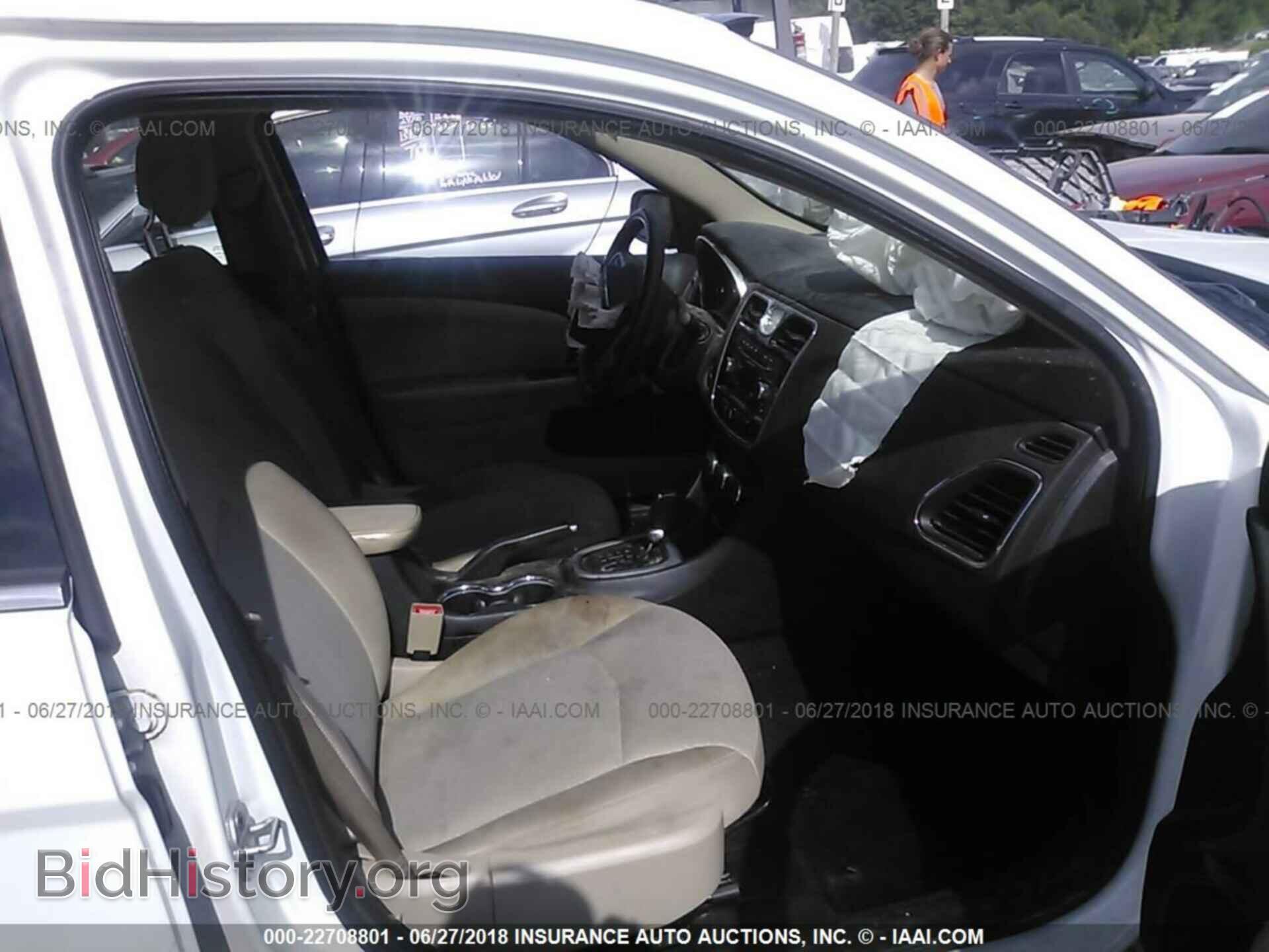 2012 Chrysler 200 - VIN: 1C3CCBBG6CN107964 - Photo 5