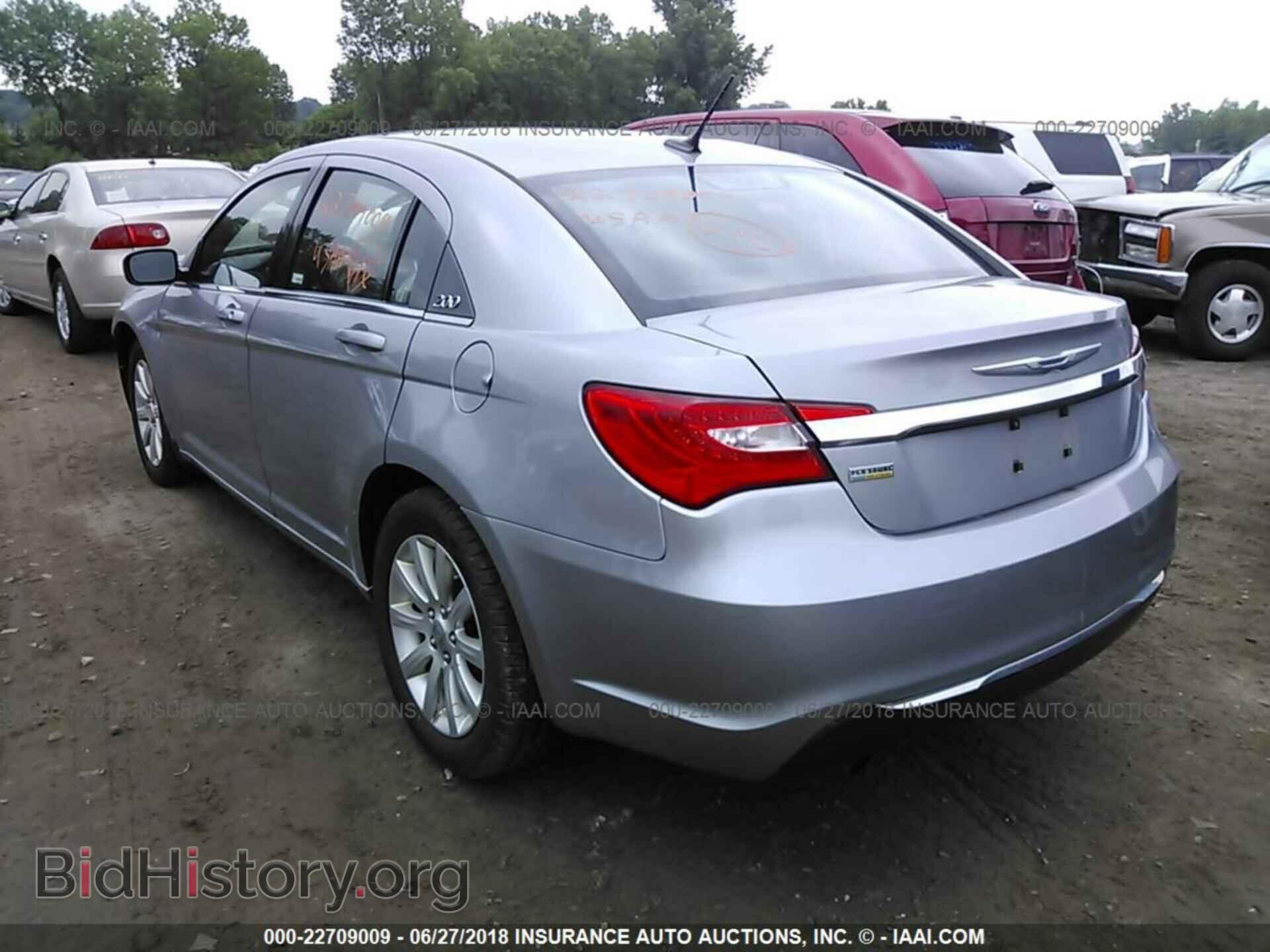 2013 Chrysler 200 - VIN: 1C3CCBBGXDN528300 - Фото 3