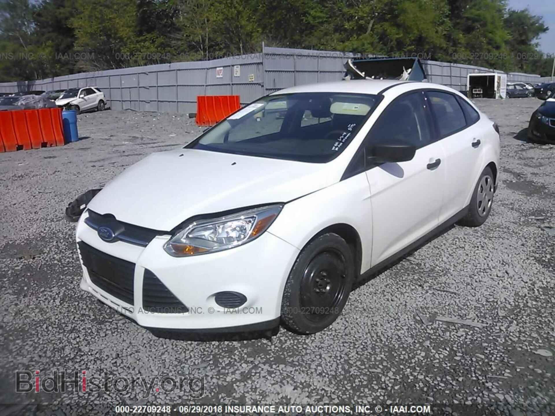 2012 Ford Focus - VIN: 1FAHP3E27CL288196 - Photo 2