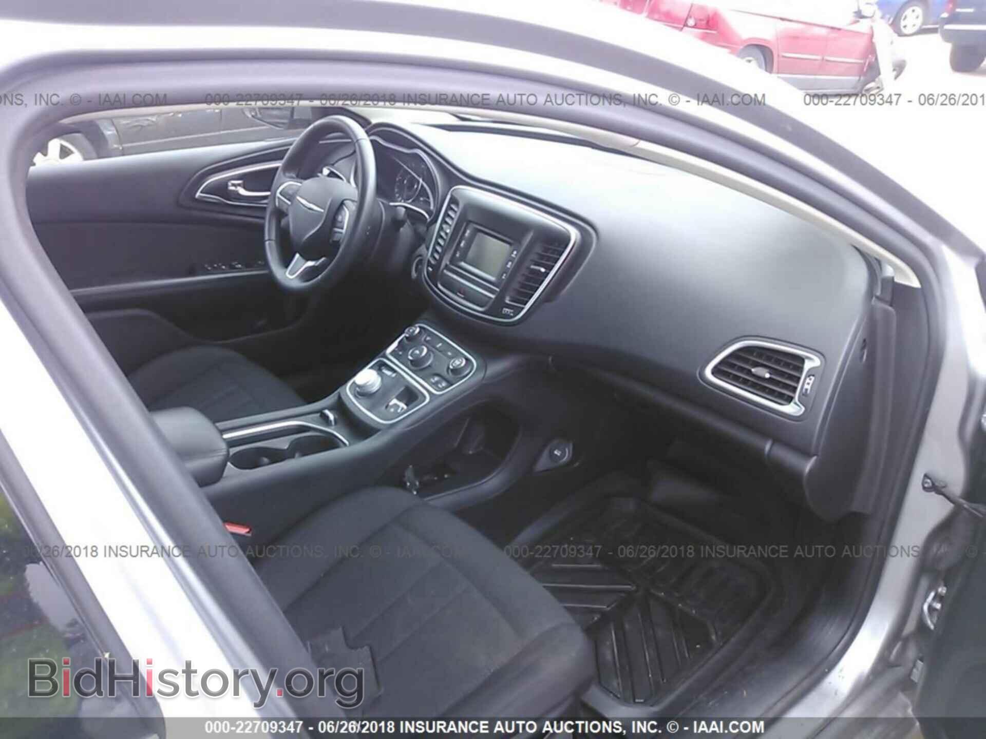 2016 Chrysler 200 - VIN: 1C3CCCAB9GN153242 - Photo 5